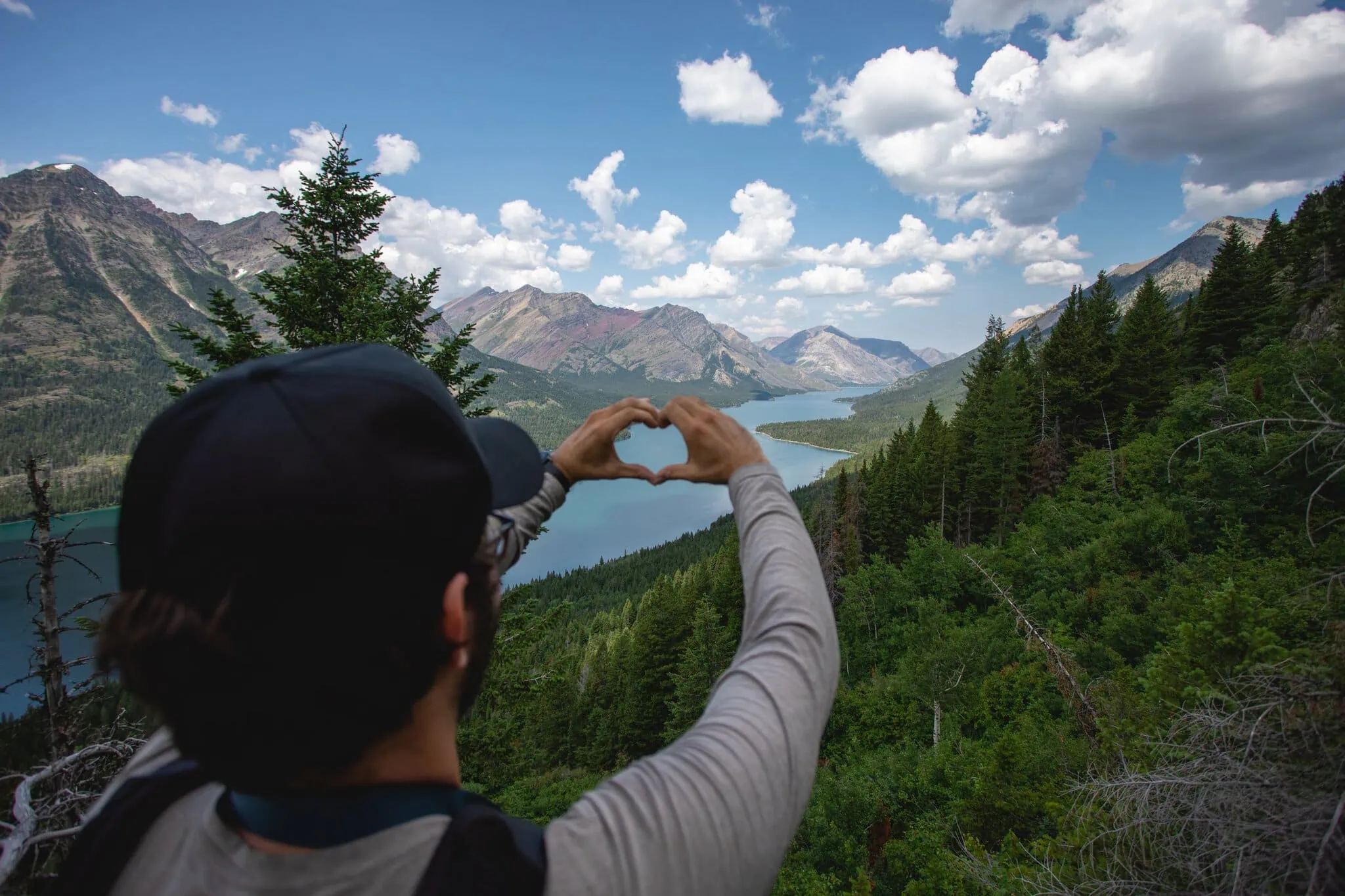 Waterton Lakes, Kanada: 10 tipů, co vidět a dělat 10 Waterton-Glacier International Peace Park, hranice s USA