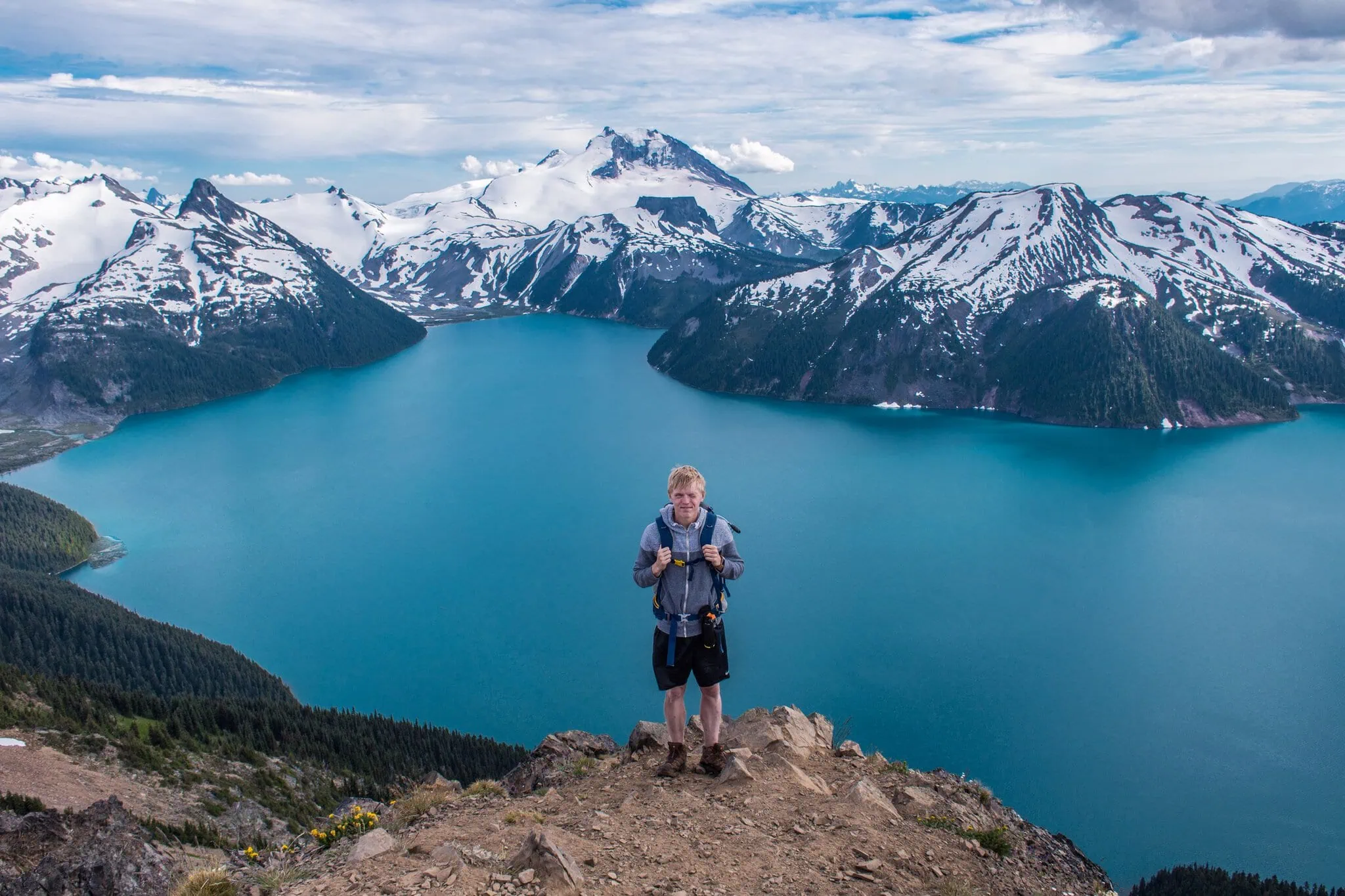 Lukáš na vrcholu Panorama Ridge nad Garibaldi Lake
