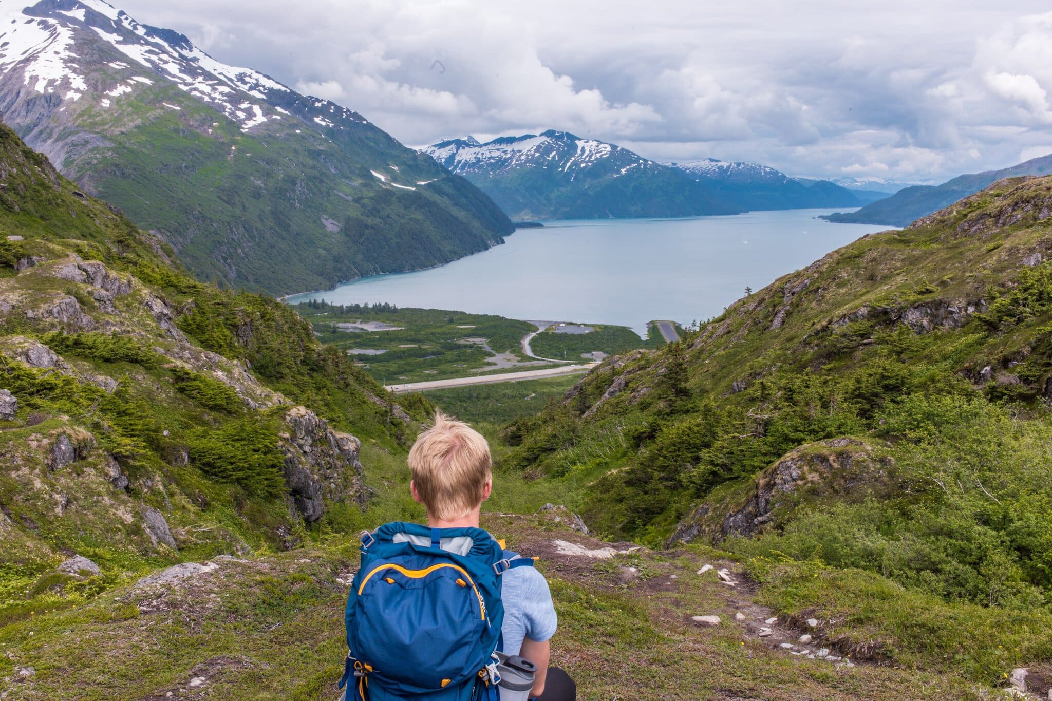 Whittier a Prince William Sound: 13 tipů, co vidět a dělat 5 Výhled na fjord z Portage Pass Trail u Whittieru