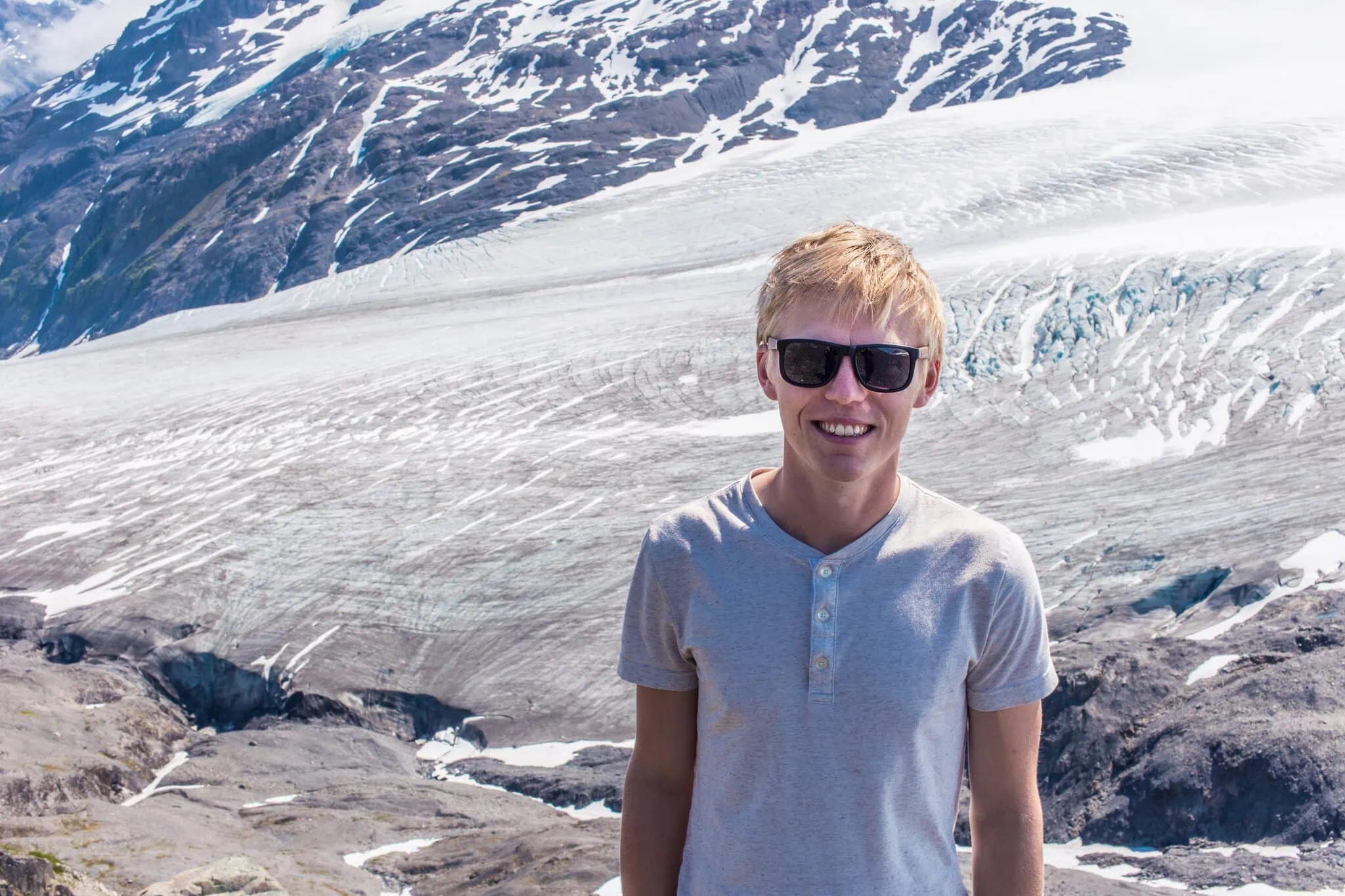 Portrét turisty u ledovce na Prince William Sound