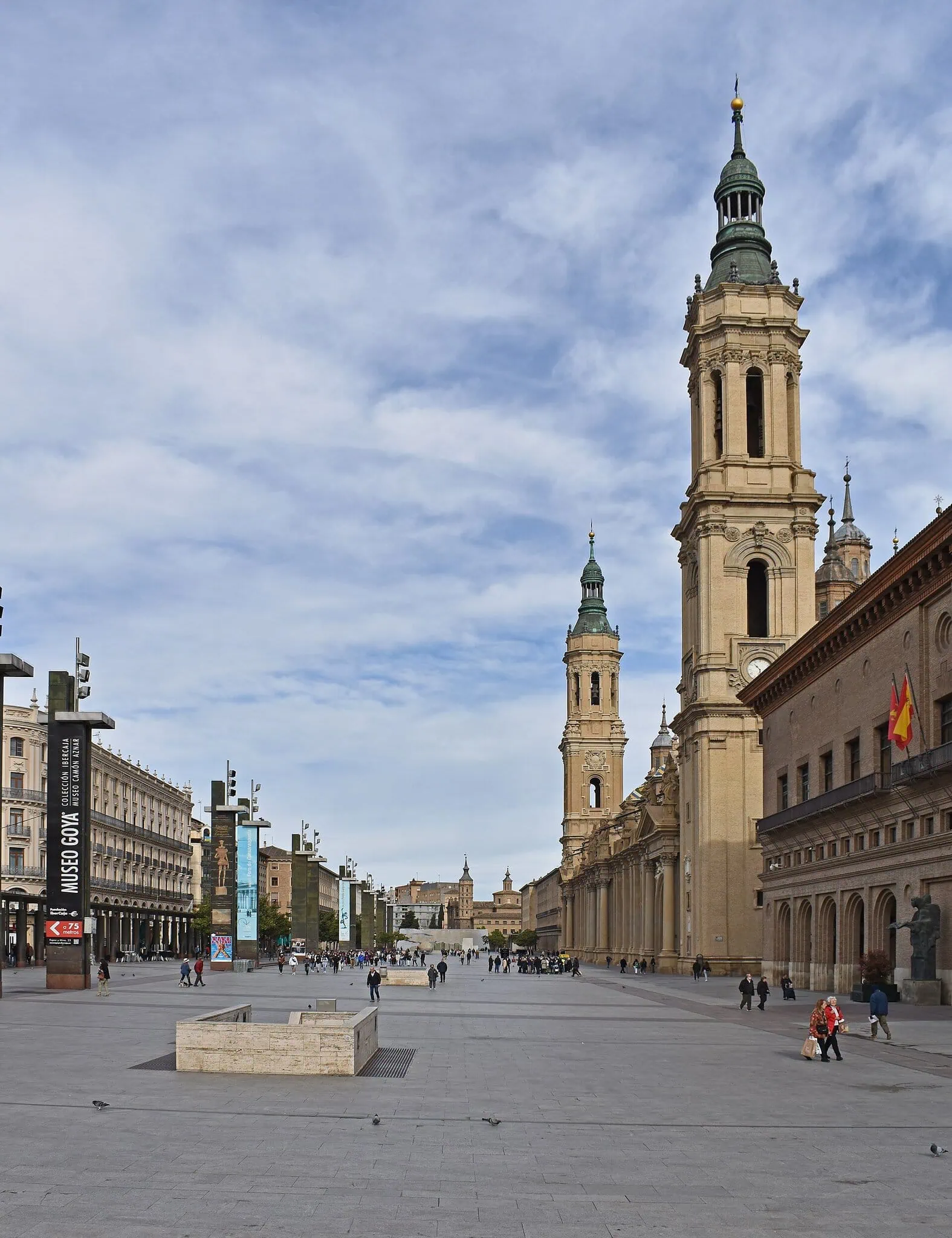 Náměstí Plaza del Pilar