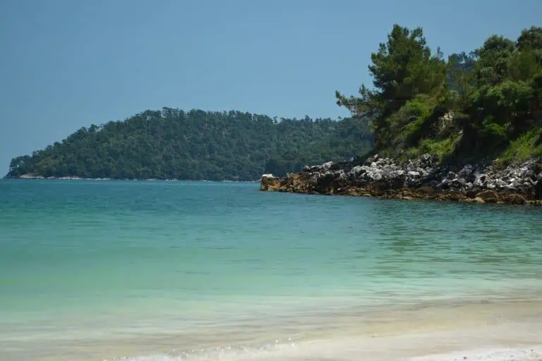 Grèce : guide, conseils et que voir en 2026 9 Thassos, Grèce : 15 incontournables sur l’île d’émeraude en 2026