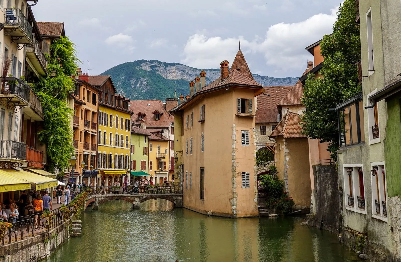 Annecy, Francia: 12 imprescindibles de la Venecia de los Alpes en 2026 3 Dónde alojarse en Annecy