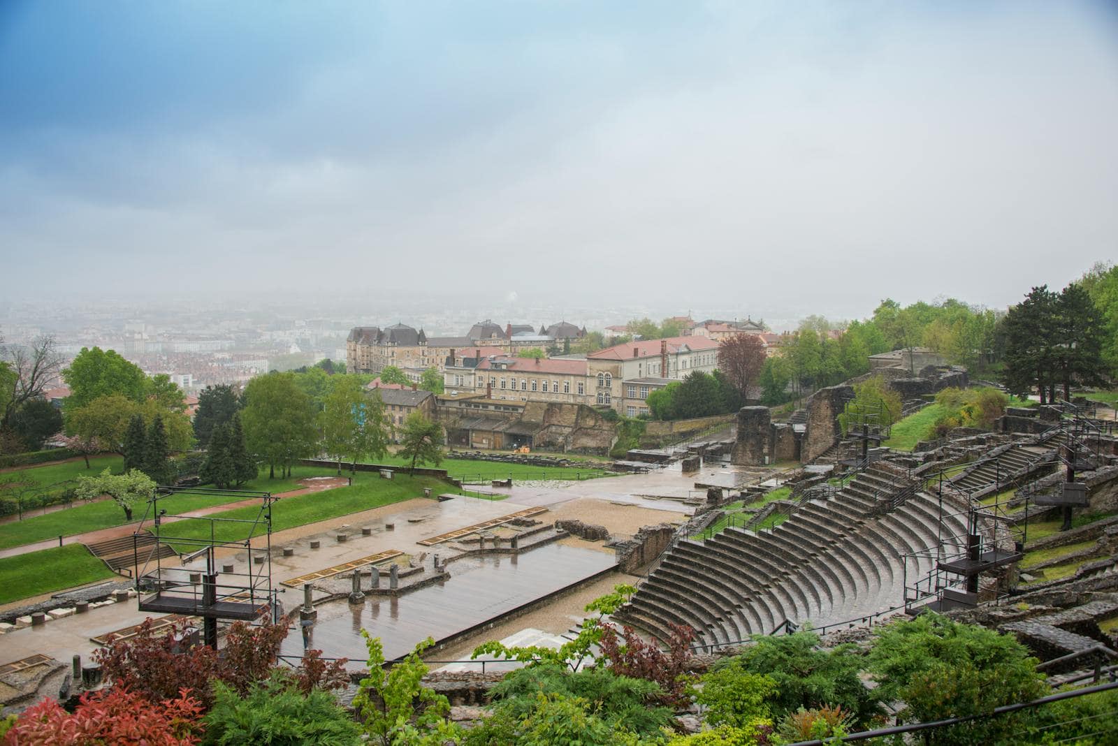 Lyon, Franța: 14 lucruri de văzut și făcut în 2026 7 Teatrul roman antic de pe Fourvière în Lyon