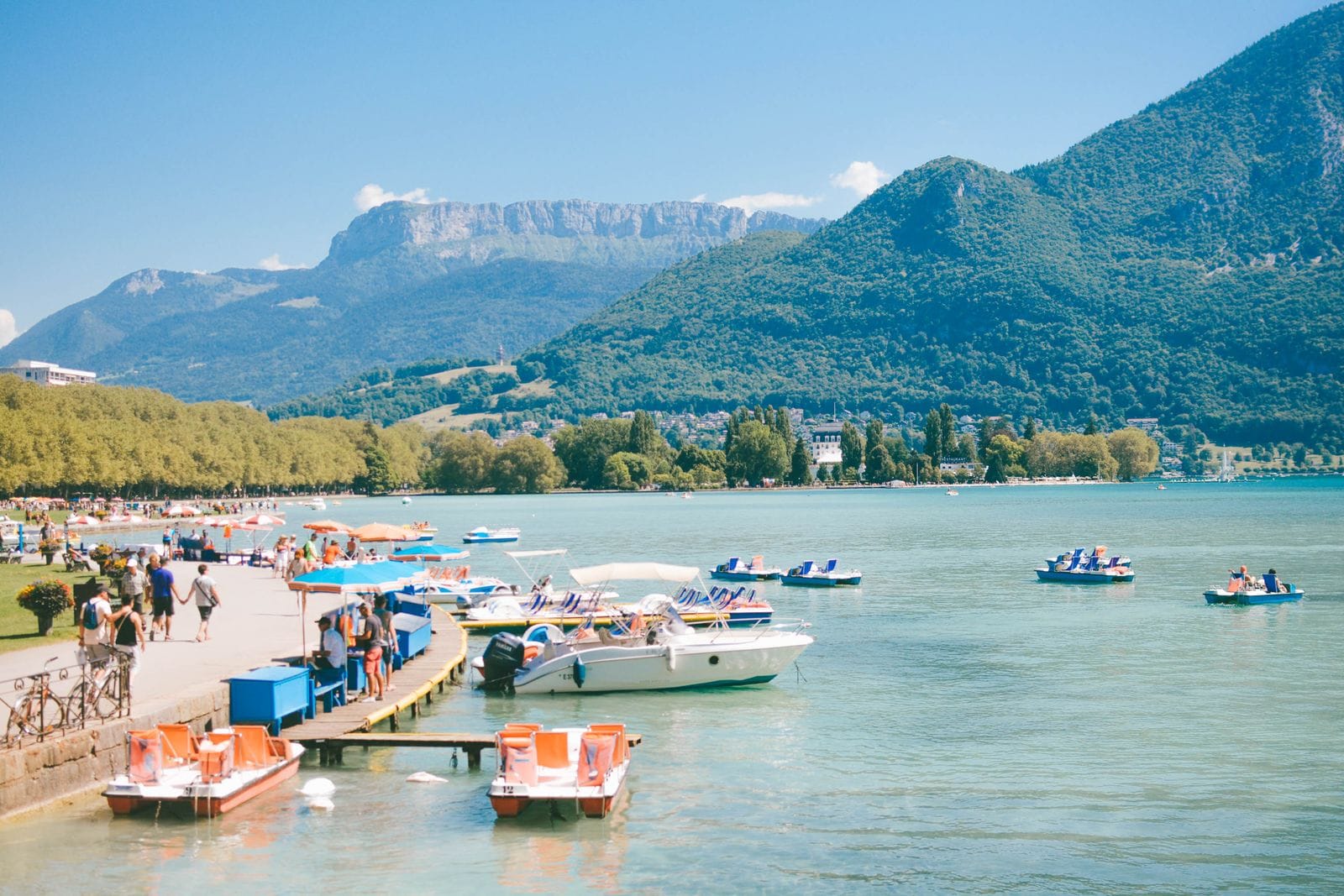 Annecy, Franța: 12 sfaturi pentru Veneția Alpilor în 2026 11 Scăldatul și cele mai bune plaje