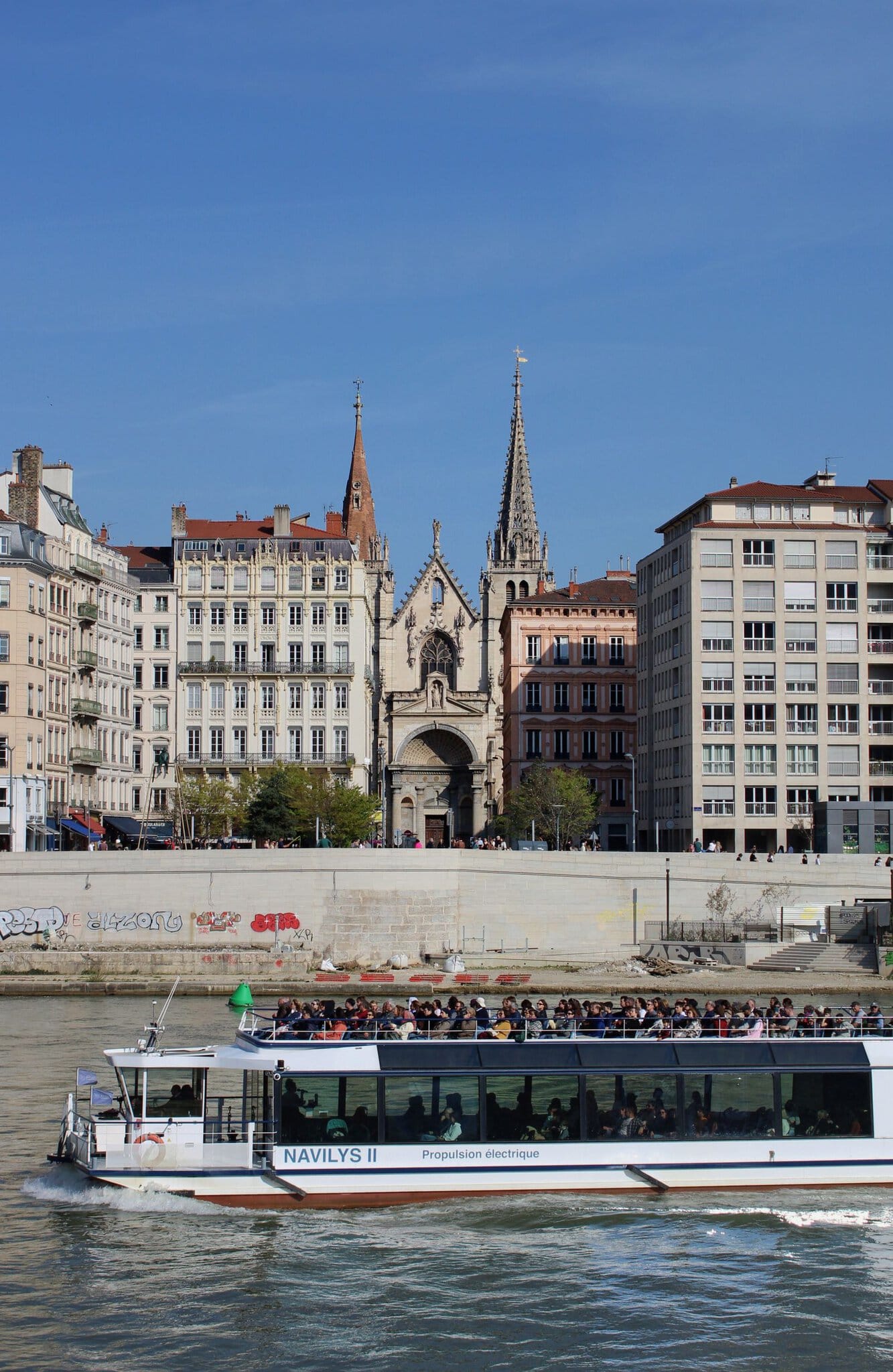 Lyon, Franța: 14 lucruri de văzut și făcut în 2026 15 Barcă panoramică pe râul Saône în Lyon