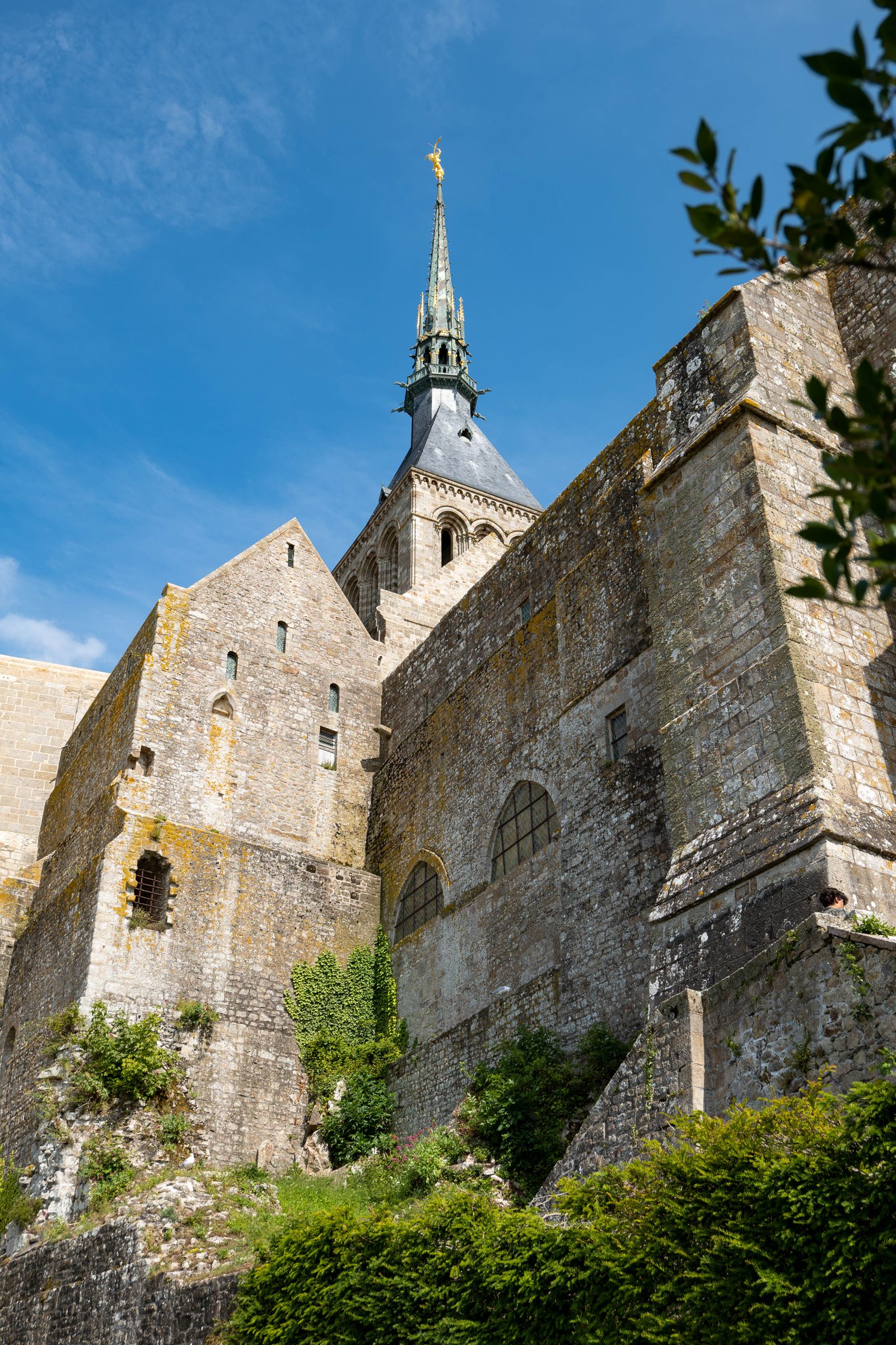 Mont-Saint-Michel, França: 12 dicas + como visitar em 2026 5 Abadia no topo do Mont-Saint-Michel de perto