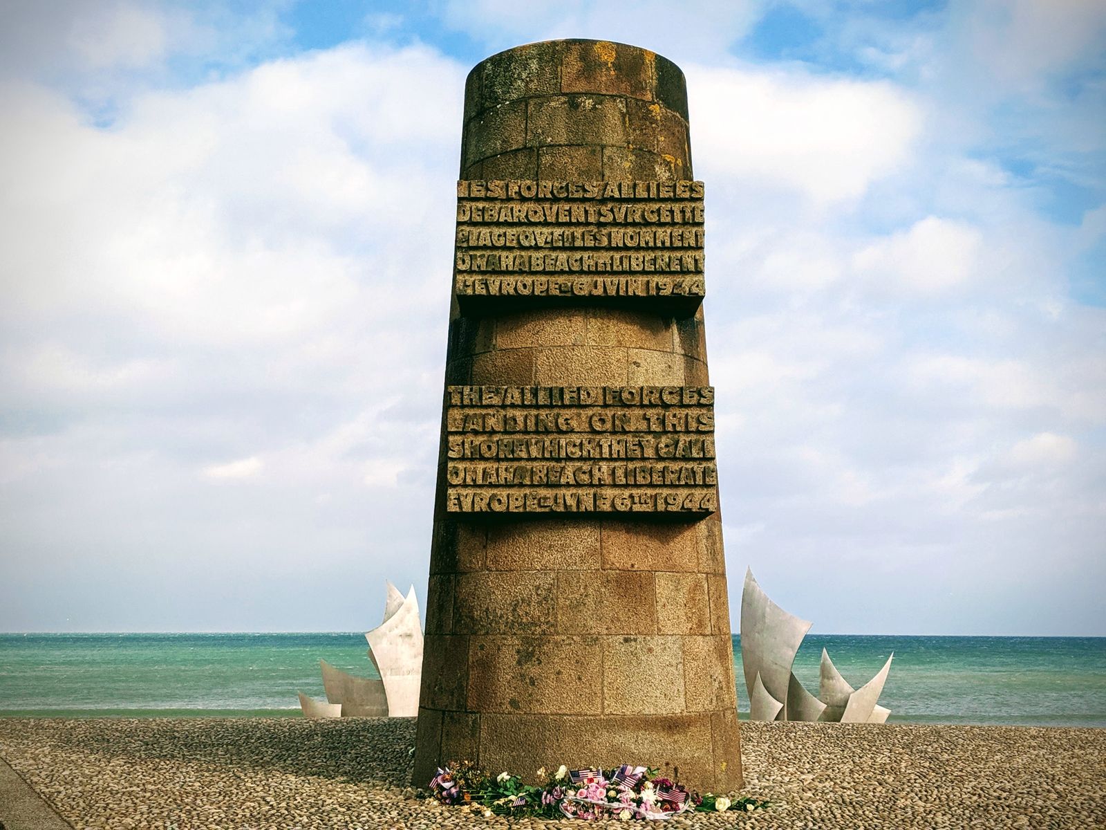 Vylodění v Normandii (D-Day): 12 míst, které vidět 9 Kamenný památník u Utah Beach