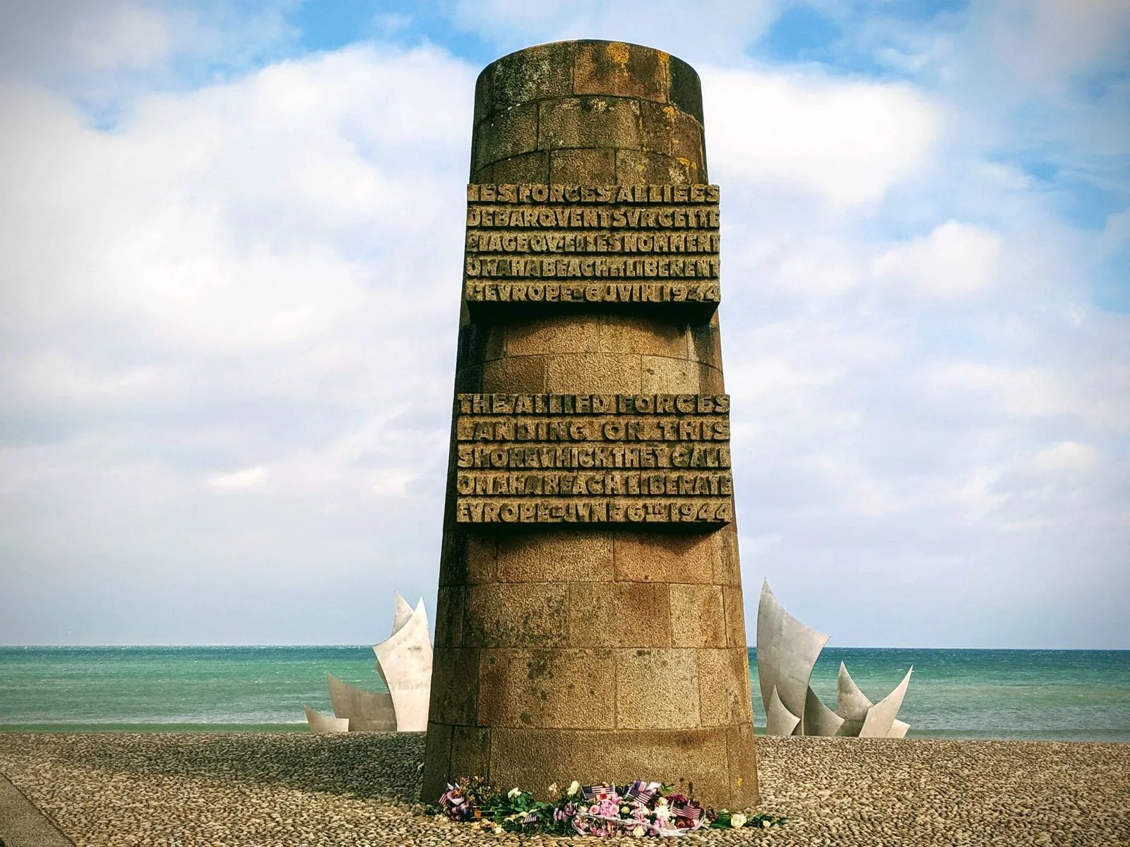 Lądowanie w Normandii (D-Day): 12 miejsc, które warto zobaczyć 9 Kamienny pomnik przy Utah Beach