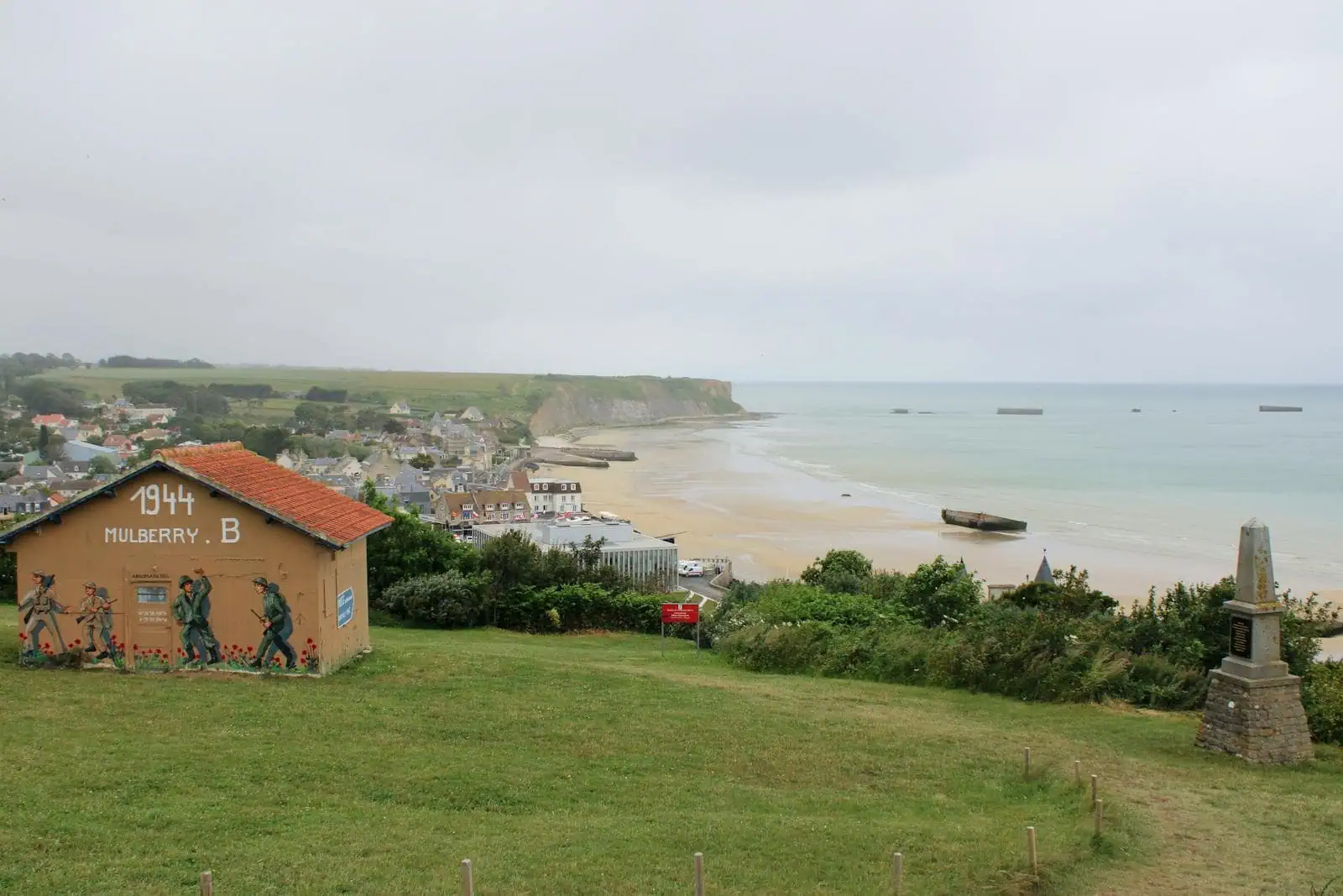 Lądowanie w Normandii (D-Day): 12 miejsc, które warto zobaczyć 13 Pozostalosci sztucznego portu Mulberry w Arromanches