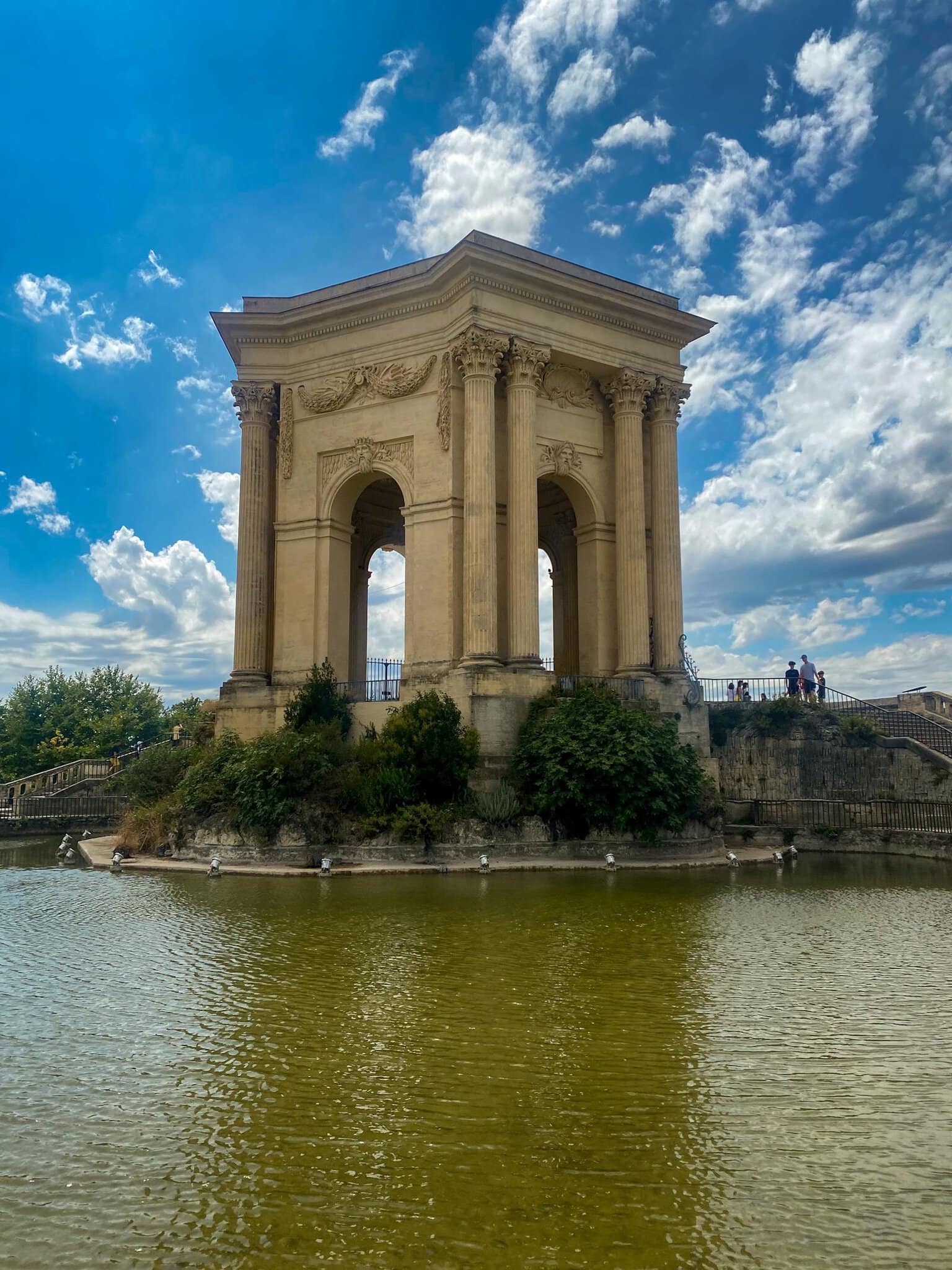 Montpellier, Franța: 13 lucruri de văzut și făcut în 2026 6 Arcul de Triumf și Promenade du Peyrou