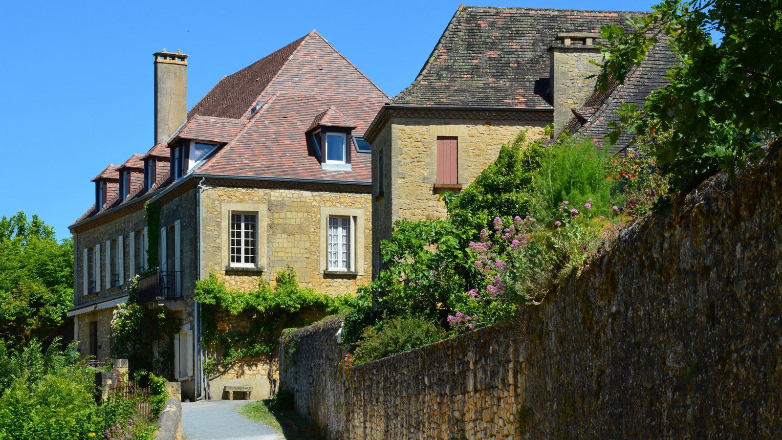 Dordogne și Périgord: 15 lucruri de văzut și făcut în 2026 10 Domme, balconul Périgordului
