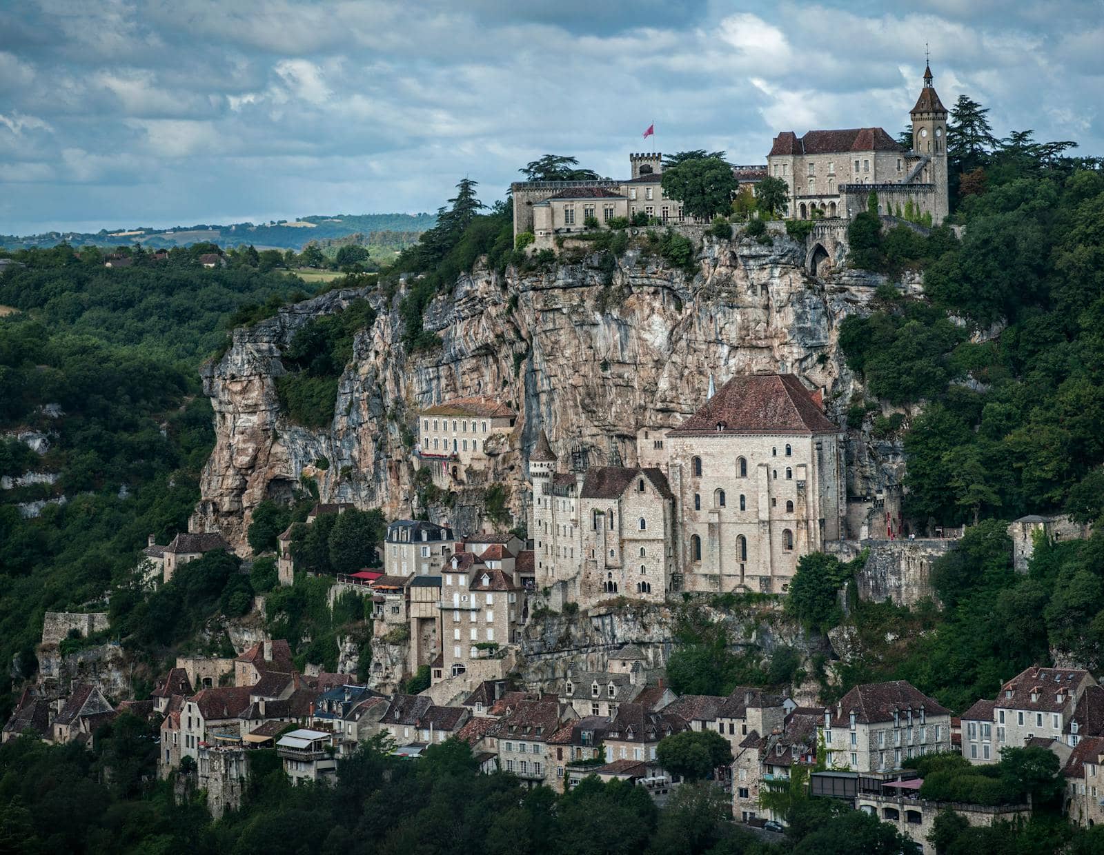Dordogne și Périgord: 15 lucruri de văzut și făcut în 2026 16 Satul vertical Rocamadour