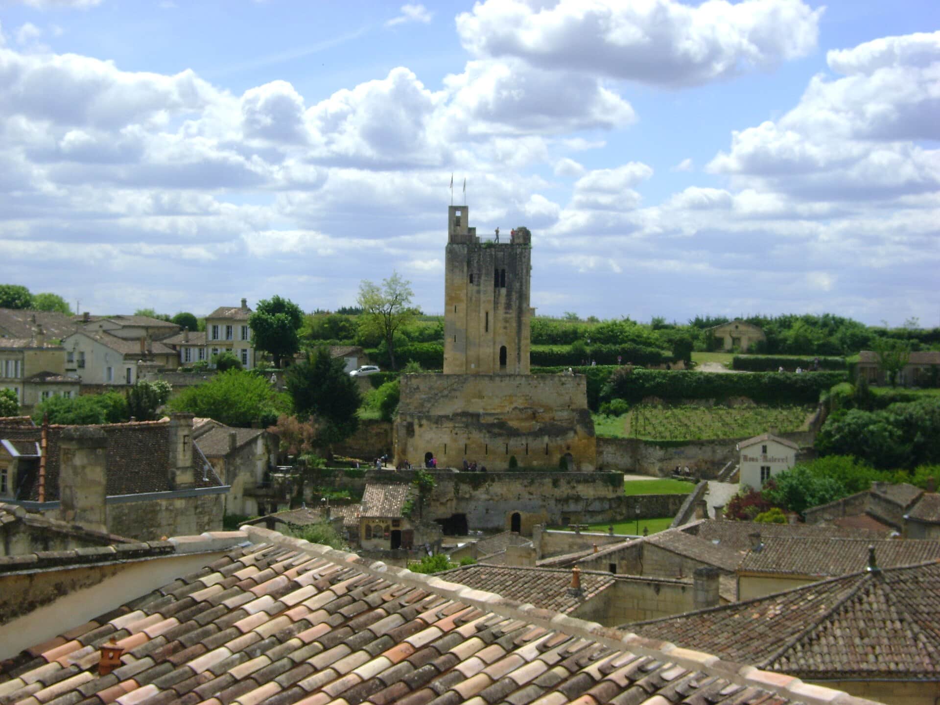 Saint-Émilion, Franța: 11 sfaturi pentru orășelul viticol de lângă Bordeaux în 2026 7 Turnul Tour du Roy (Château du Roi) din Saint-Émilion
