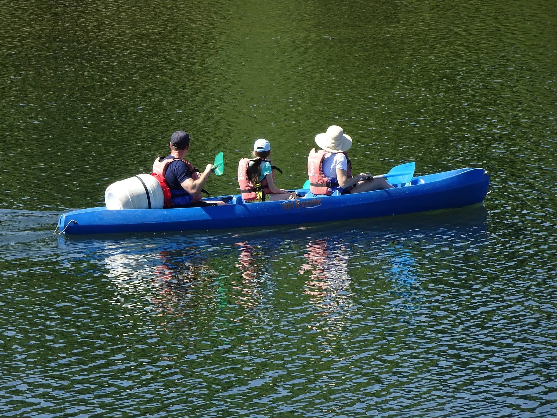 Ardèche, Francia: 12 cosas que ver y hacer en 2026 4 Canoa en el río en el cañón del Ardèche