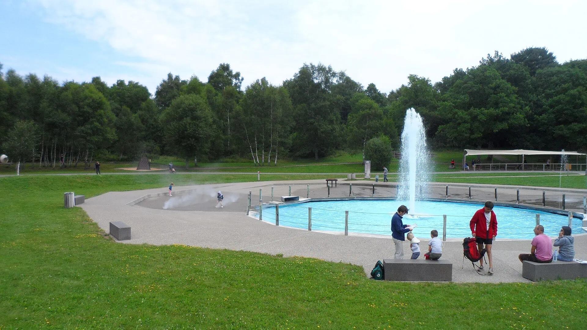 Auvernia, Francia: 13 lugares imprescindibles en 2026 7 Vulcania, un parque de ocio no solo para niños