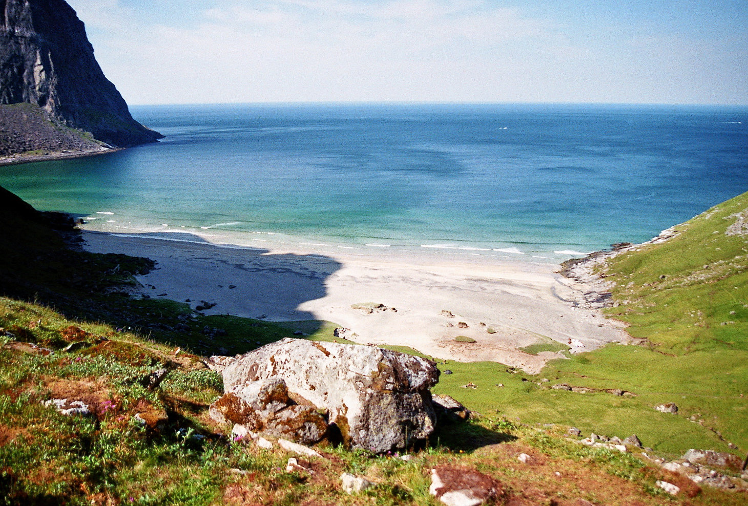 Kvalvika Beach: izolovaná krása mezi horami