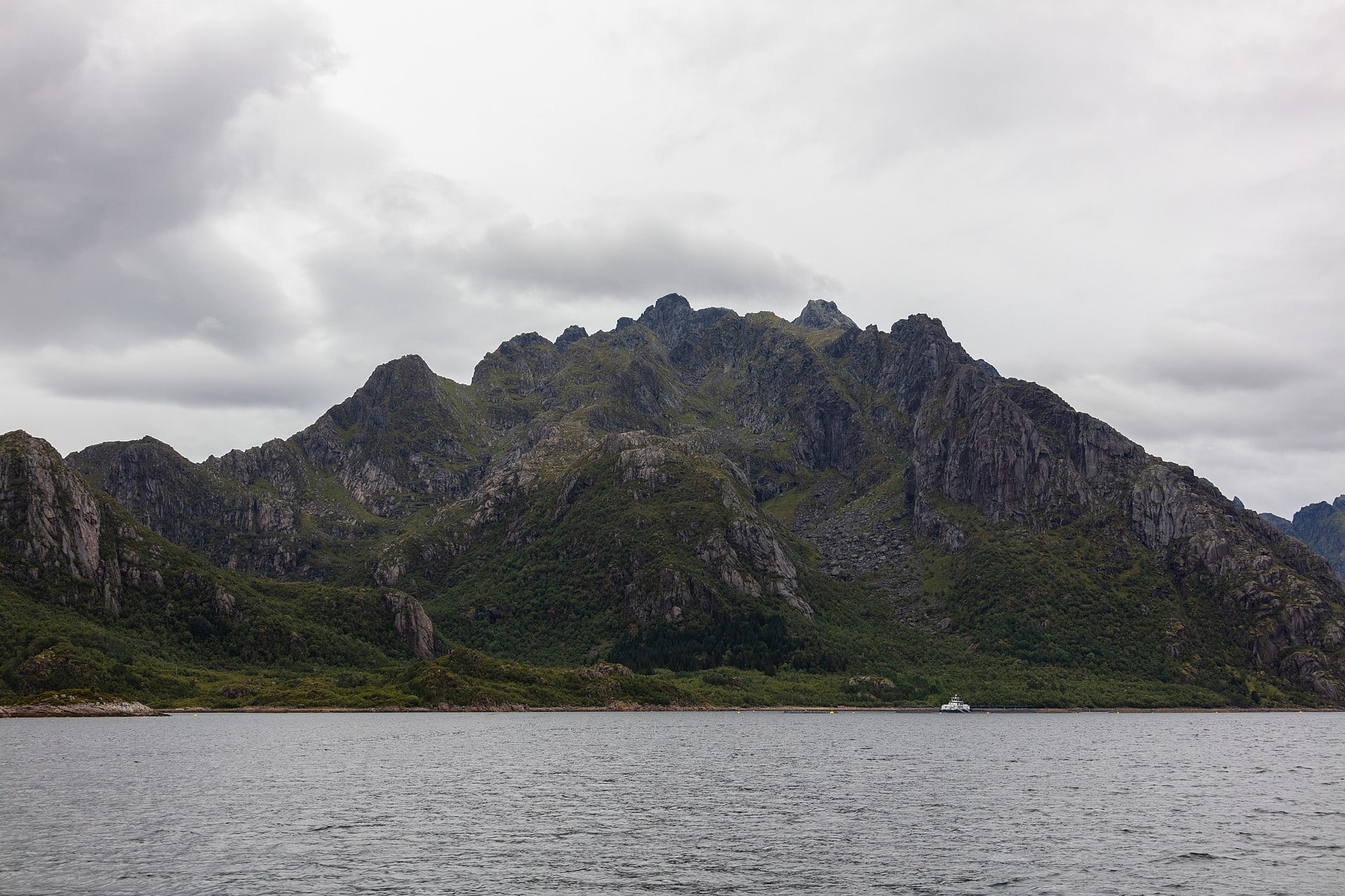 Svolvær: poarta către Lofoten și ce să vezi 2026 10 Lofoten War Memorial Museum din Svolvær