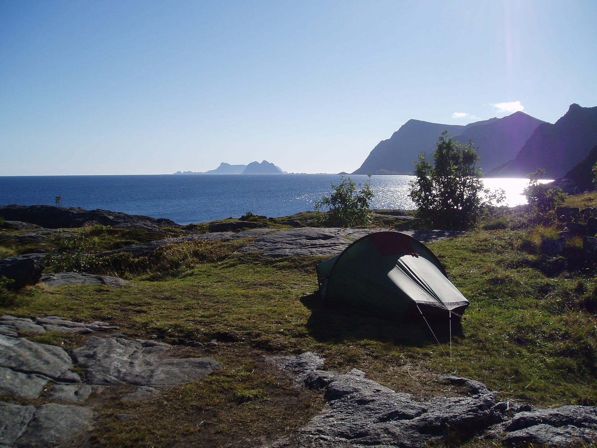 Lofoten en camping-car : parkings et règles 2026 77 Camping sauvage vs campings officiels et nouvelles règles 2026