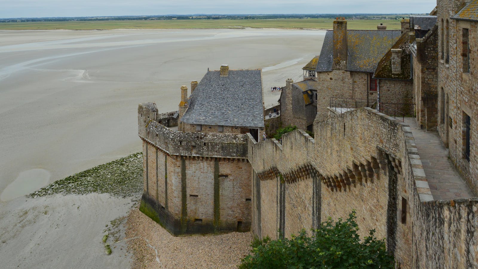 Abbazia di Mont-Saint-Michel dalla diga