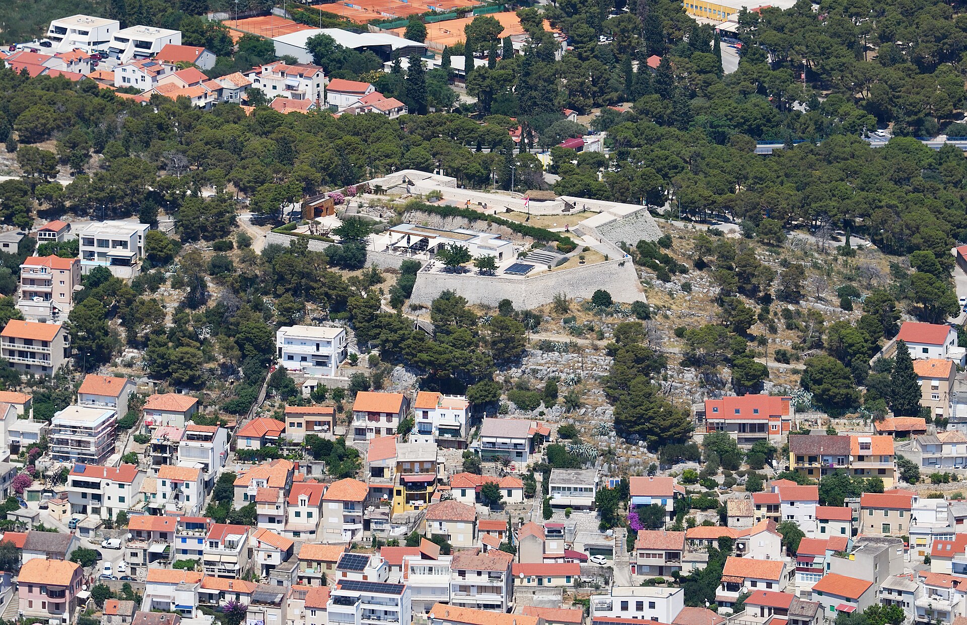 Šibenik, Chorvátsko: 12 tipov, čo vidieť a robiť v roku 2026 7 Pevnosť Barone a Pevnosť sv. Jána