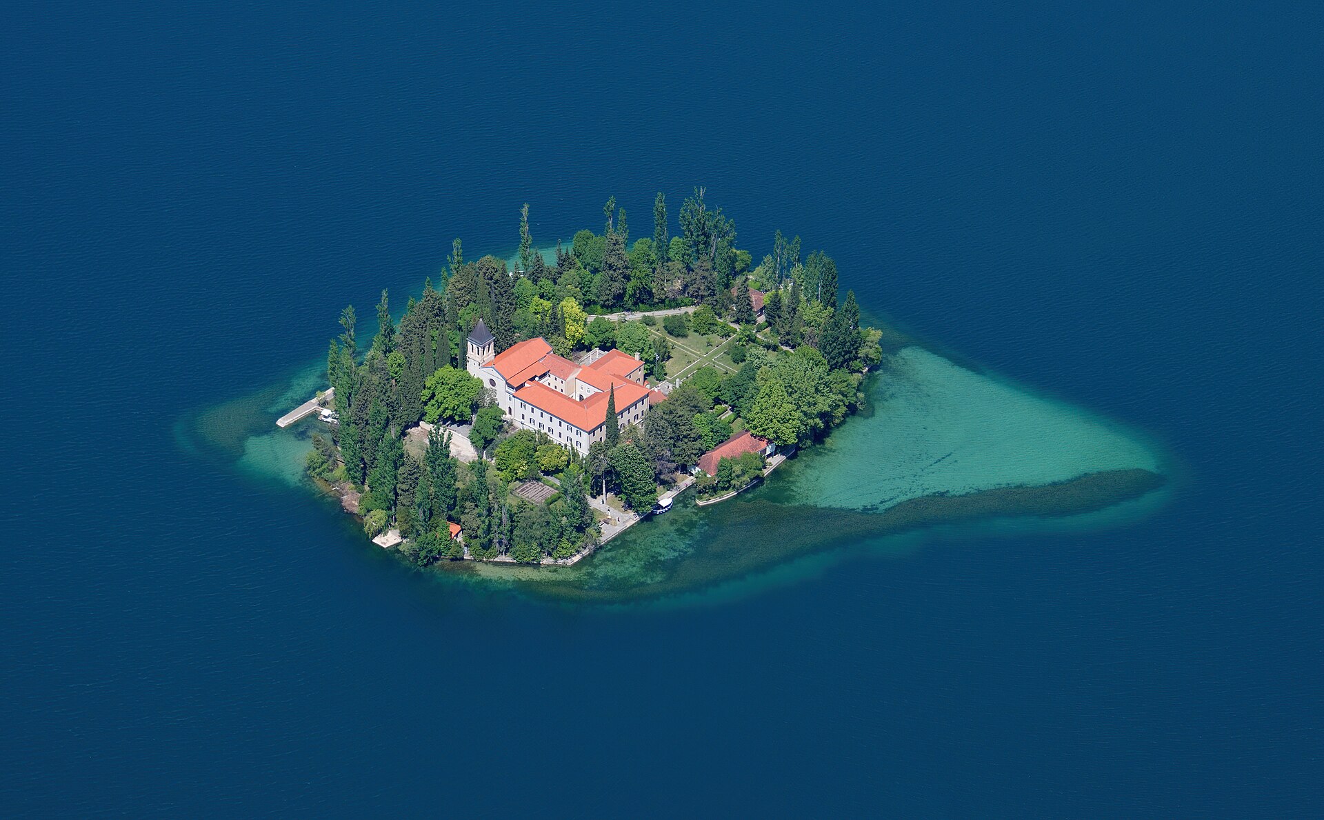 L'isolotto di Visovac e il monastero francescano