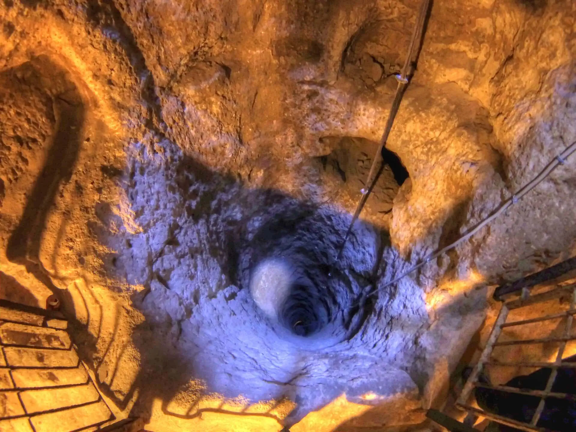 Kapadókia: 13 tipov, čo vidieť a robiť (balóny, Göreme a cave hotely) 7 Podzemné mesto Derinkuyu alebo Kaymaklı