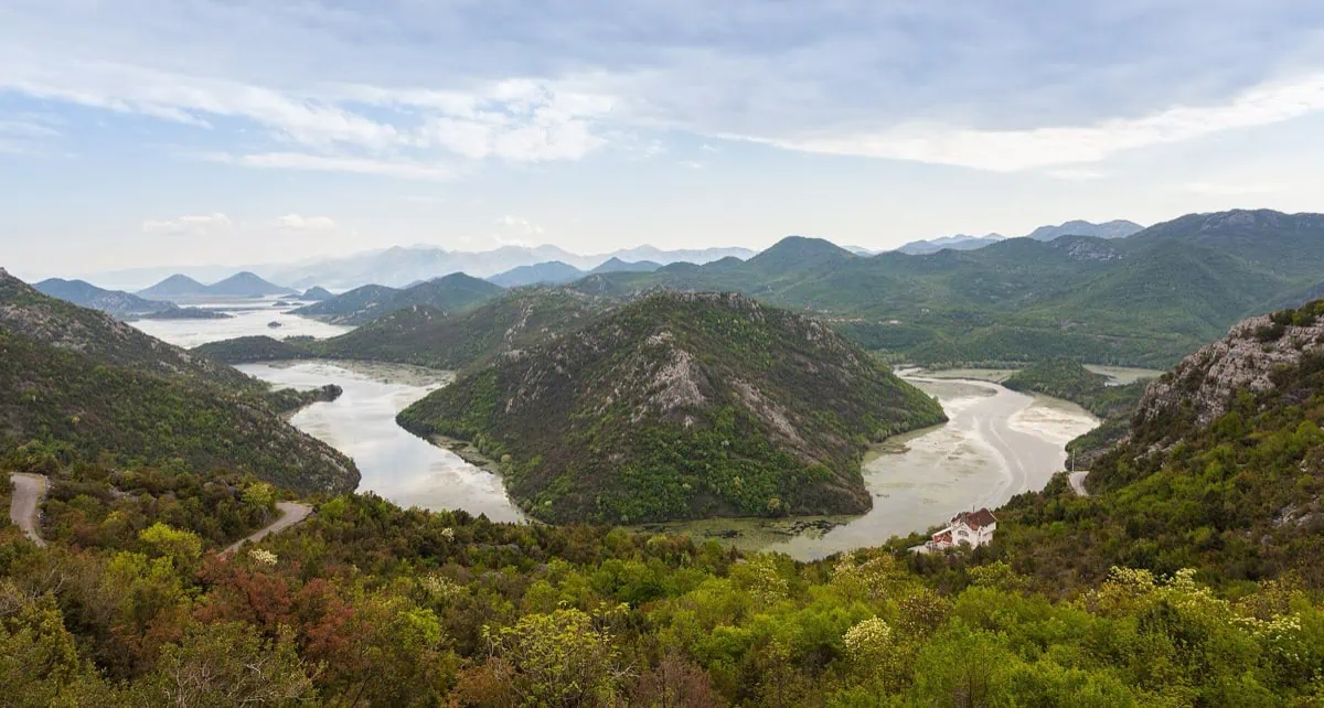 Die schönsten Seen der Welt: 15 Orte, die dich umhauen 11 Skutarisee, Mäander und Nationalpark, Montenegro