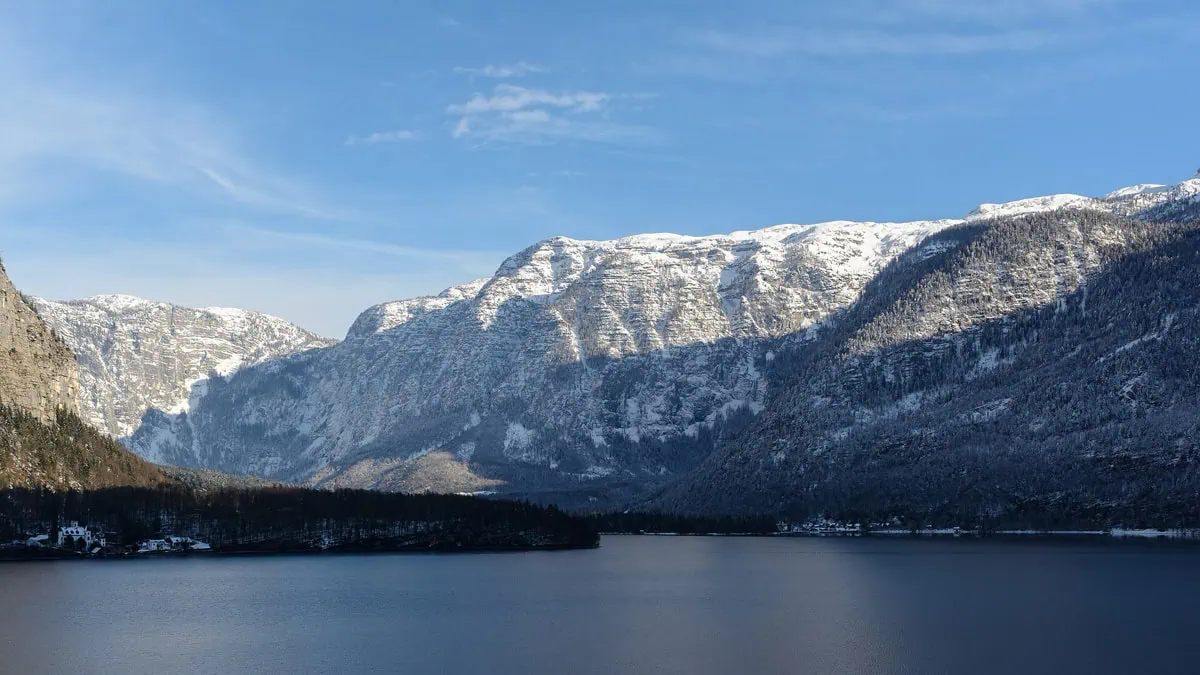Die schönsten Seen der Welt: 15 Orte, die dich umhauen 8 Hallstätter See und Alpengipfel, Österreich