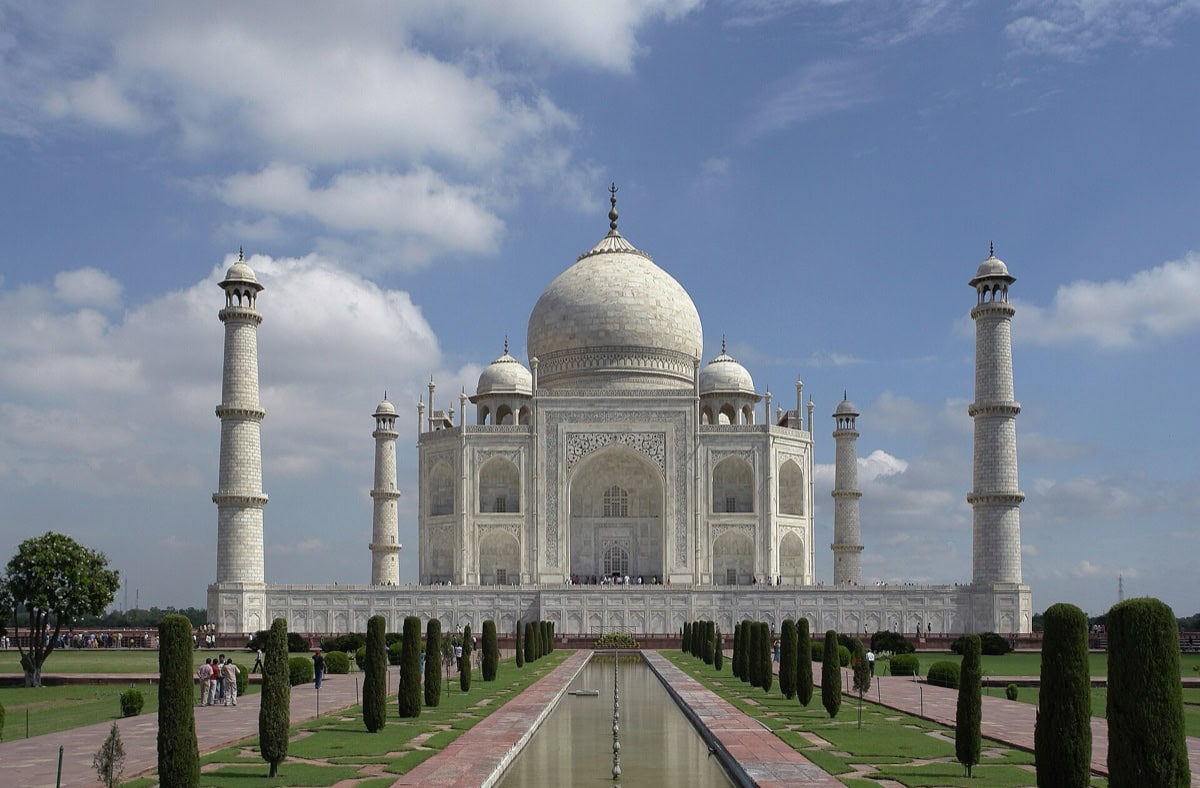 Cele șapte minuni ale lumii: antice și noi la un loc 15 Mausoleul de marmură Taj Mahal din Agra, India