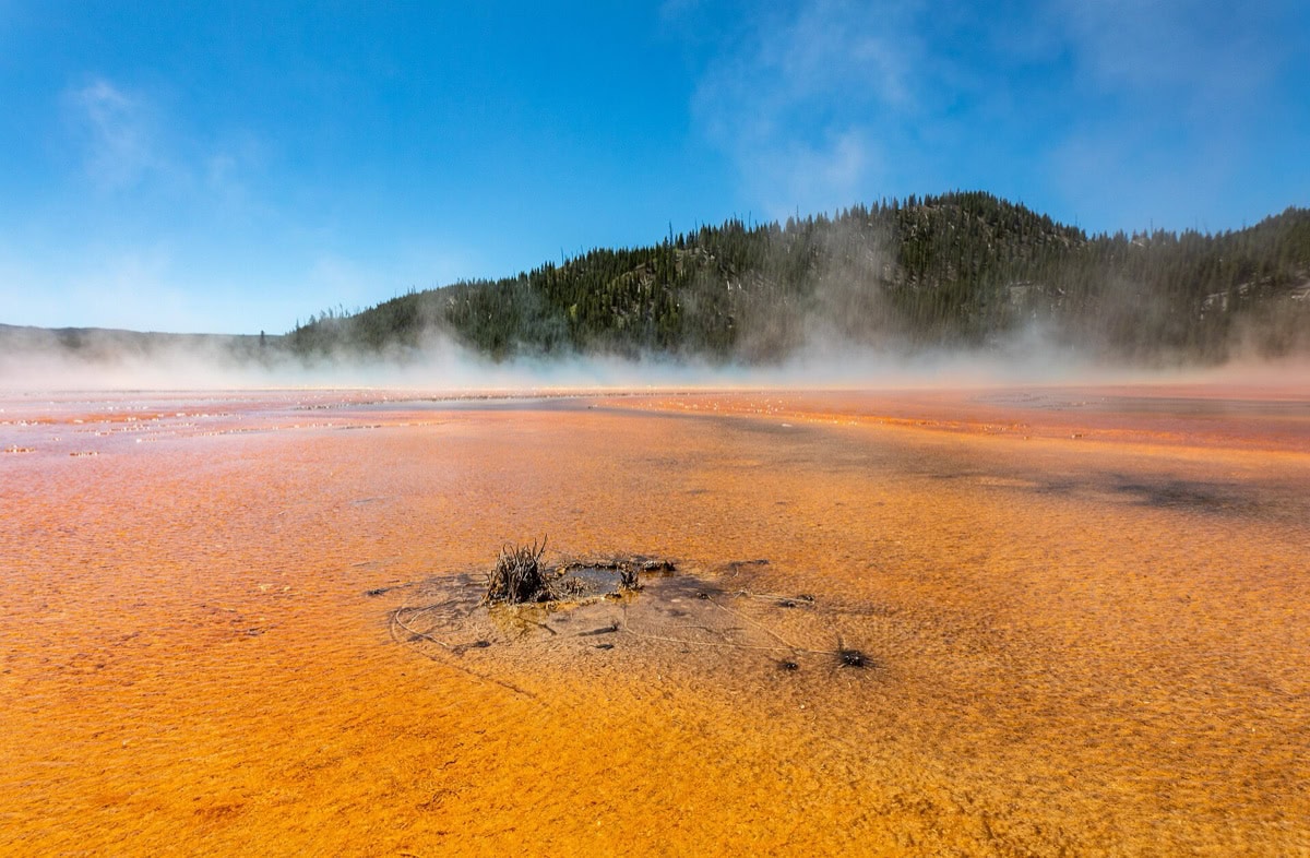 Cei mai celebri vulcani din lume: 16 munți de foc pe care ar trebui să-i vezi 15 Grand Prismatic Spring în supervulcanul Yellowstone
