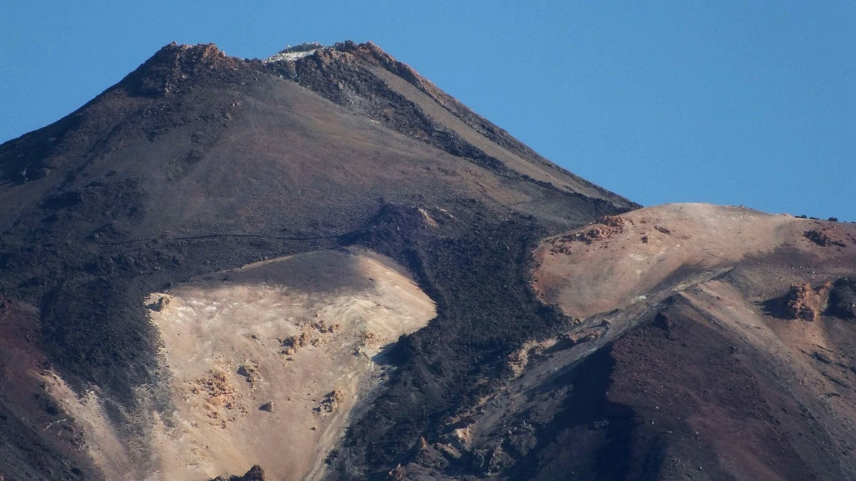 Cei mai celebri vulcani din lume: 16 munți de foc pe care ar trebui să-i vezi 3 Vârful vulcanului Teide din Tenerife
