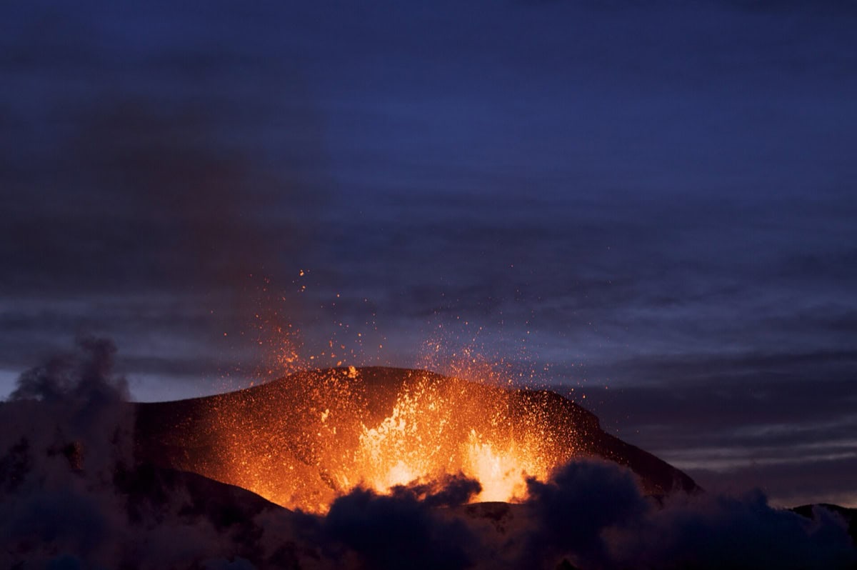 Cei mai celebri vulcani din lume: 16 munți de foc pe care ar trebui să-i vezi 9 Erupția de la Eyjafjallajökull din Islanda în 2010