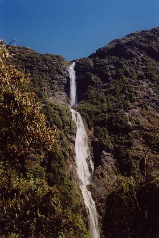 Cele mai frumoase cascade din lume: 16 locuri care te vor cuceri 13 Înalta cascadă Sutherland Falls din Noua Zeelandă