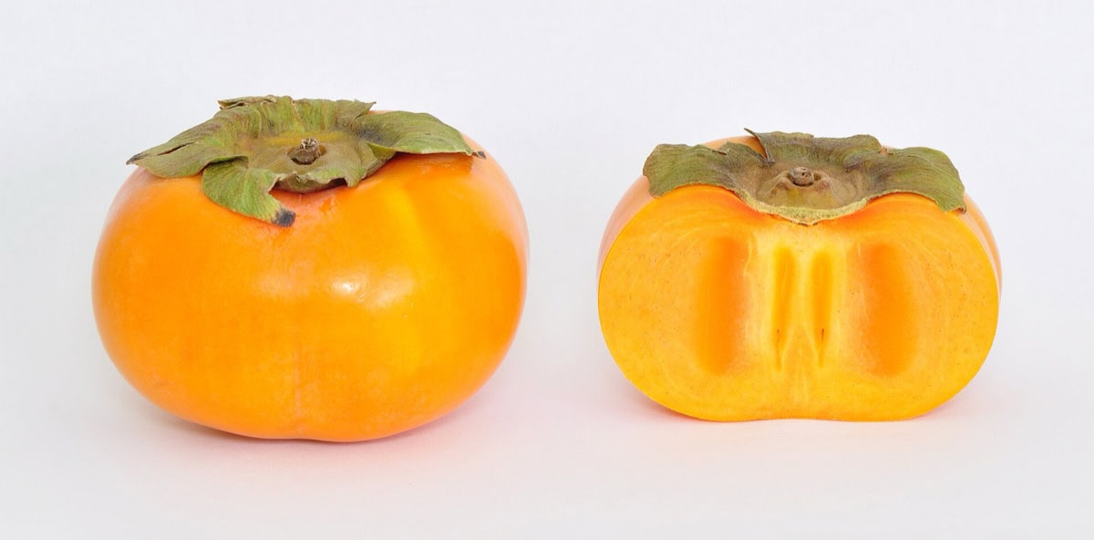 Eksoottiset hedelmät: 18 lajia, jotka sinun on maistettava 19 Oranssit kaki-hedelmät (persimoni)