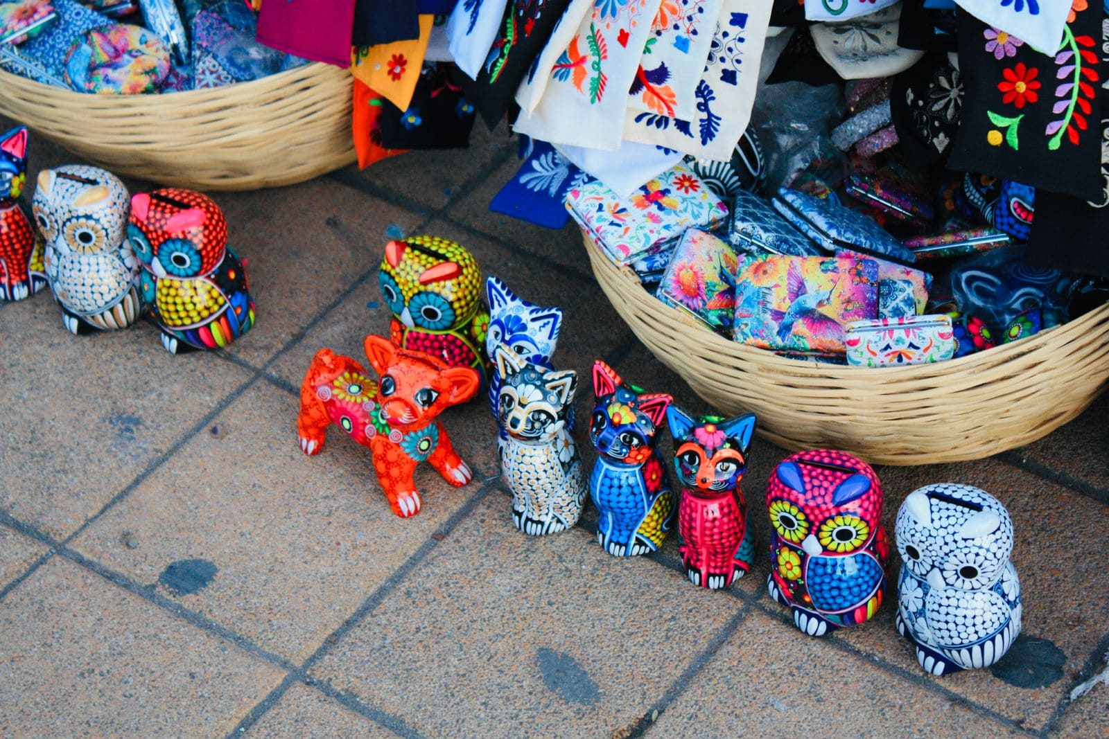 Oaxaca, Mexic: 15 sfaturi — gastronomie, mezcal și sudul colonial 15 Figurine din lemn alebrijes