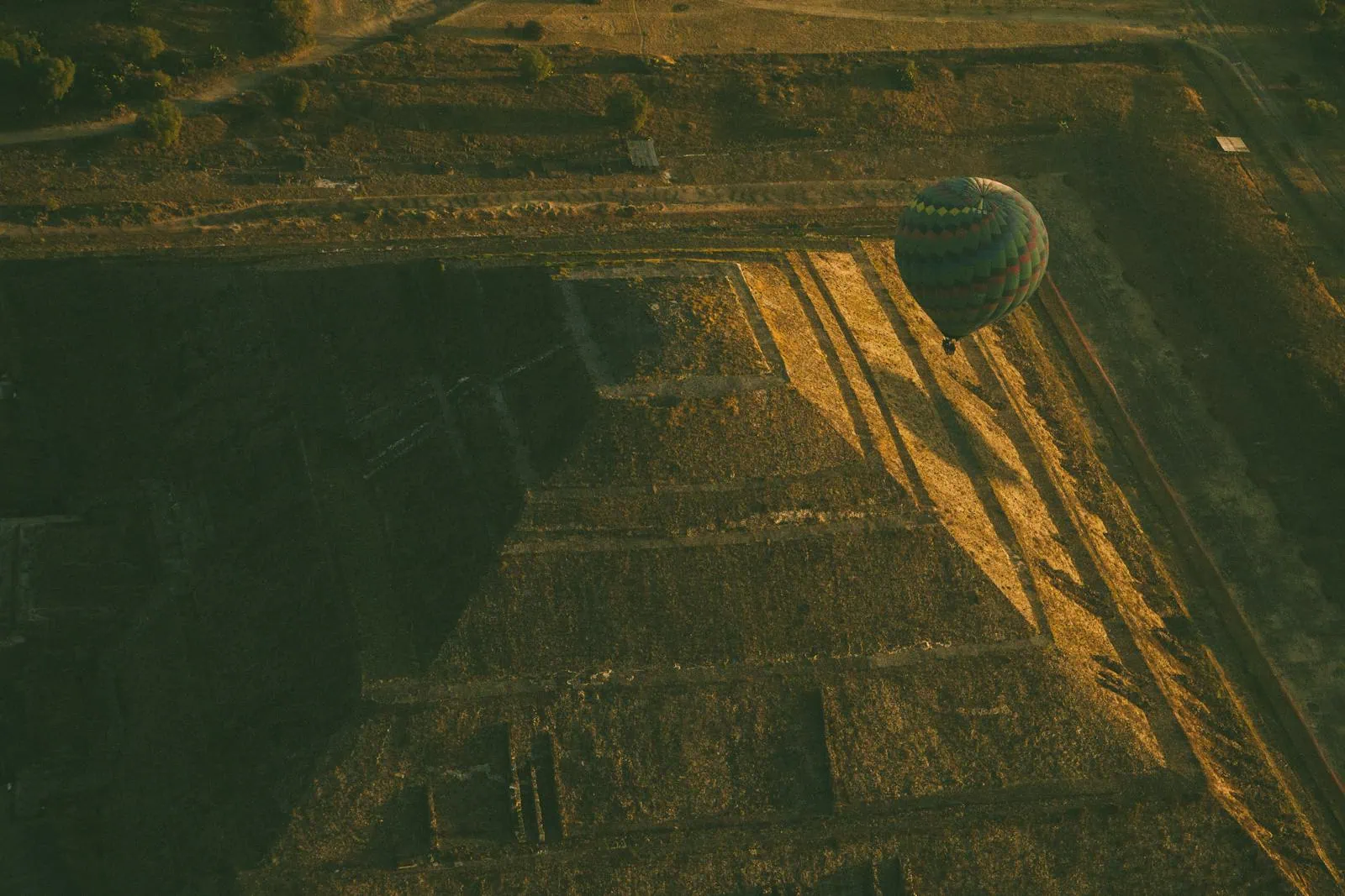 Teotihuacán : pyramides, vol en montgolfière et excursion depuis Mexico 1 Vol en montgolfière au-dessus des pyramides de Teotihuacán