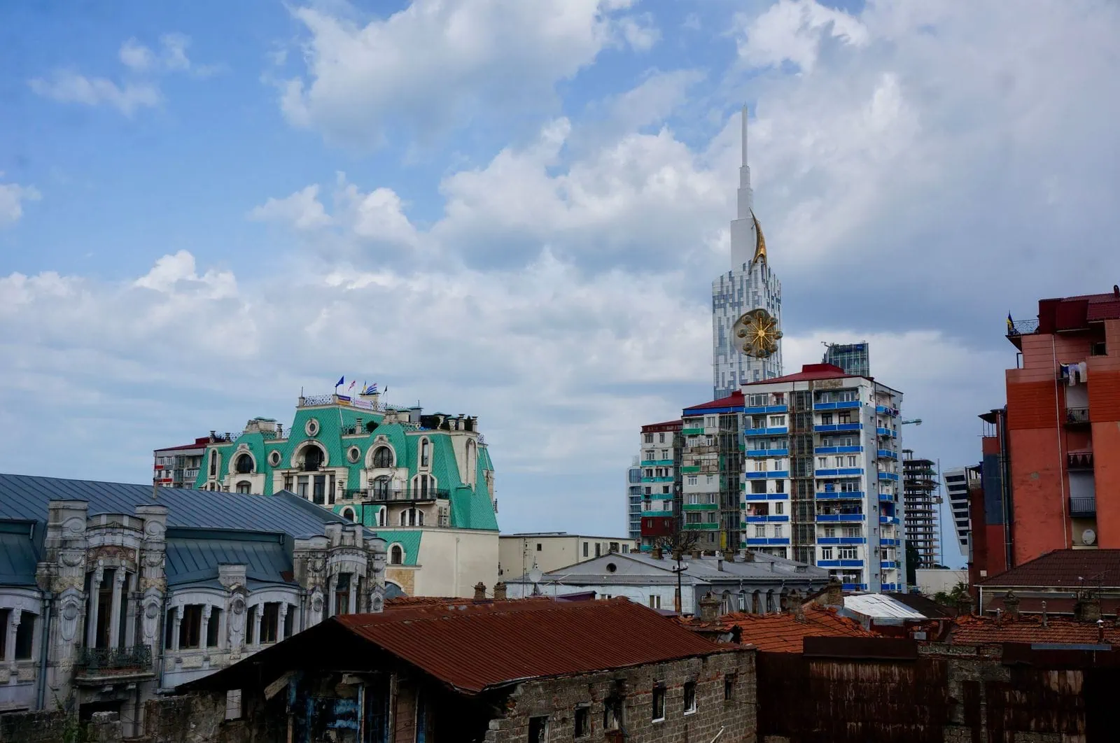 Batumi, Grúzia: 22 tipp, mit nézz meg a Fekete-tengernél 2026-ban 8 Európa tér — építészeti egyveleg