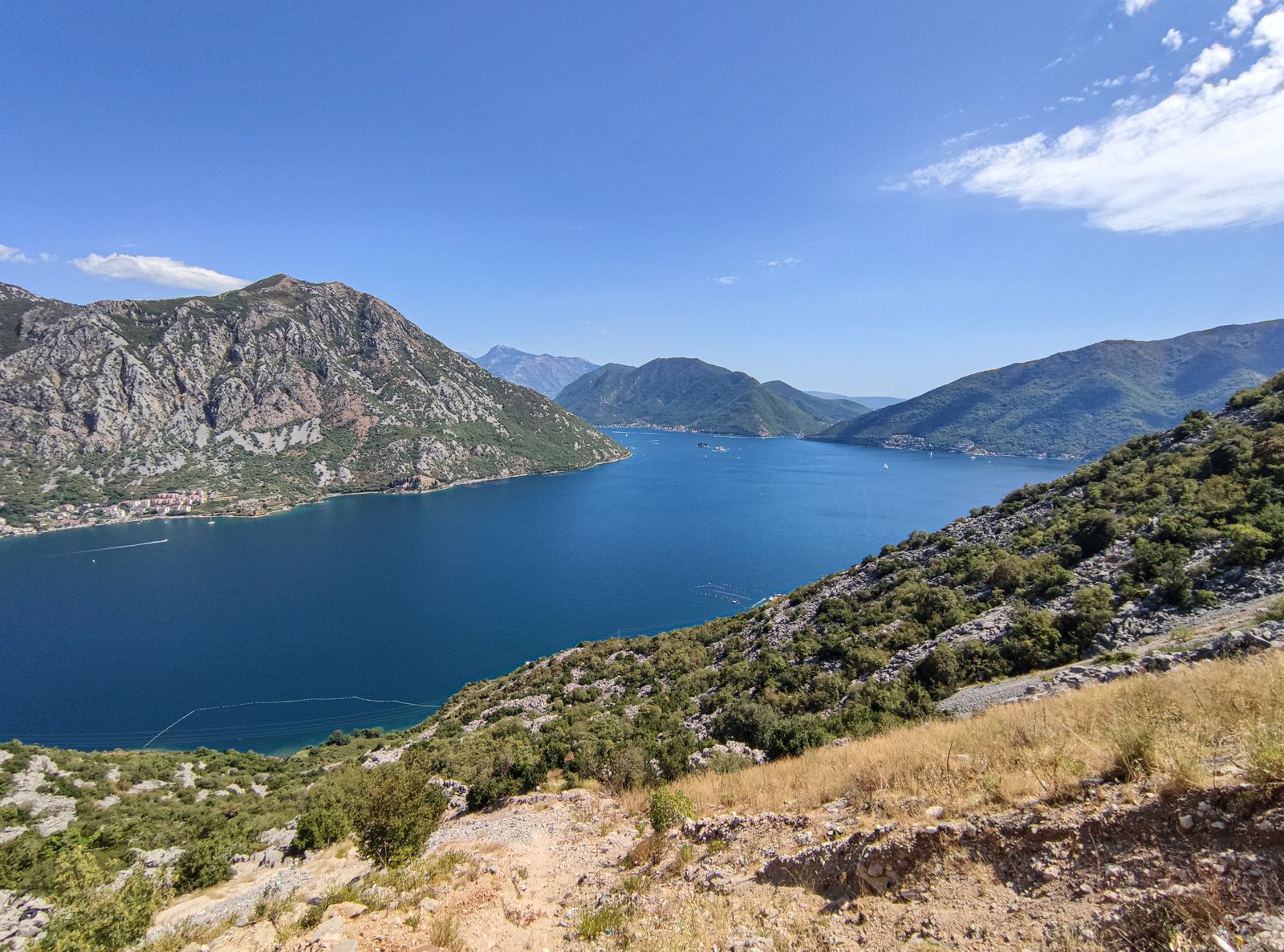 Boka Kotorská a Perast: 12 tipů, co vidět a dělat 10 Lodní okruh celou Bokou a Modrá jeskyně
