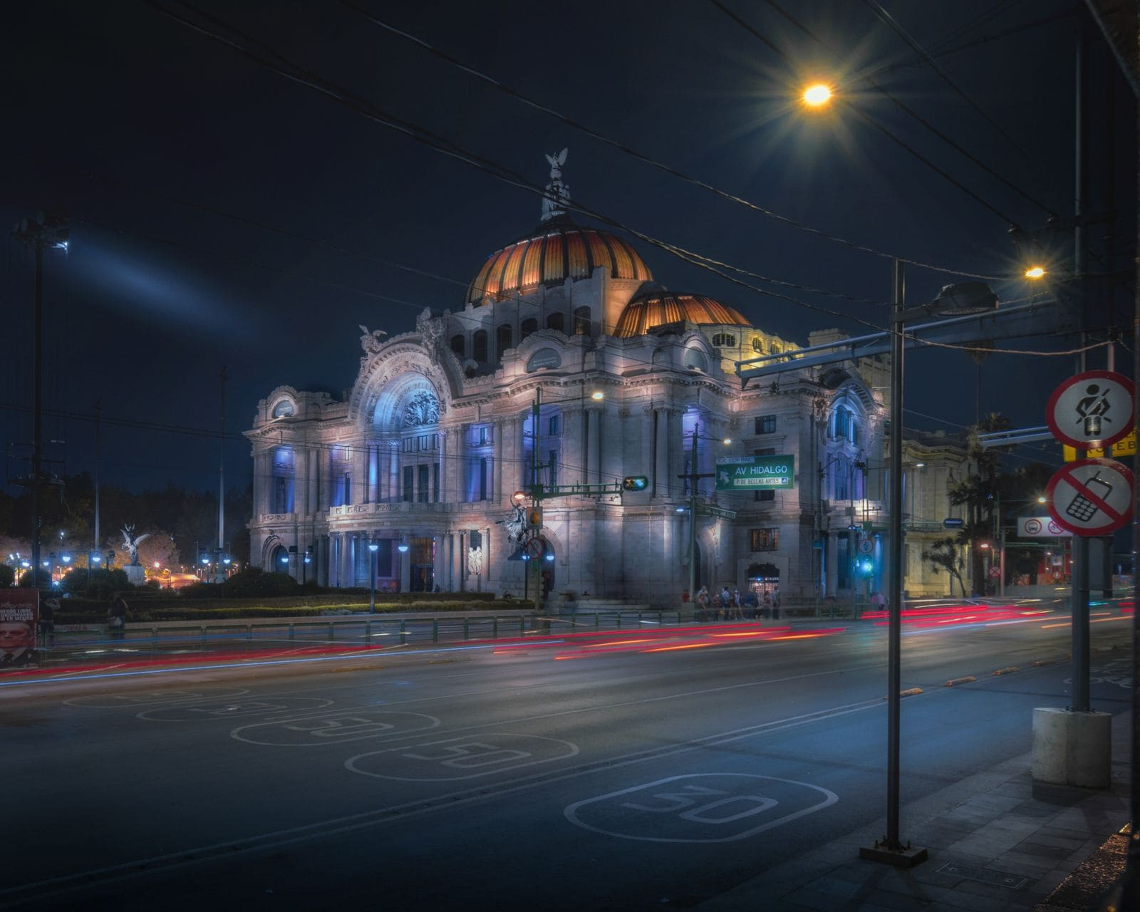 Frida Kahlo și Casa Albastră din Mexico City: bilete + artă 4 Palacio de Bellas Artes din Mexico City