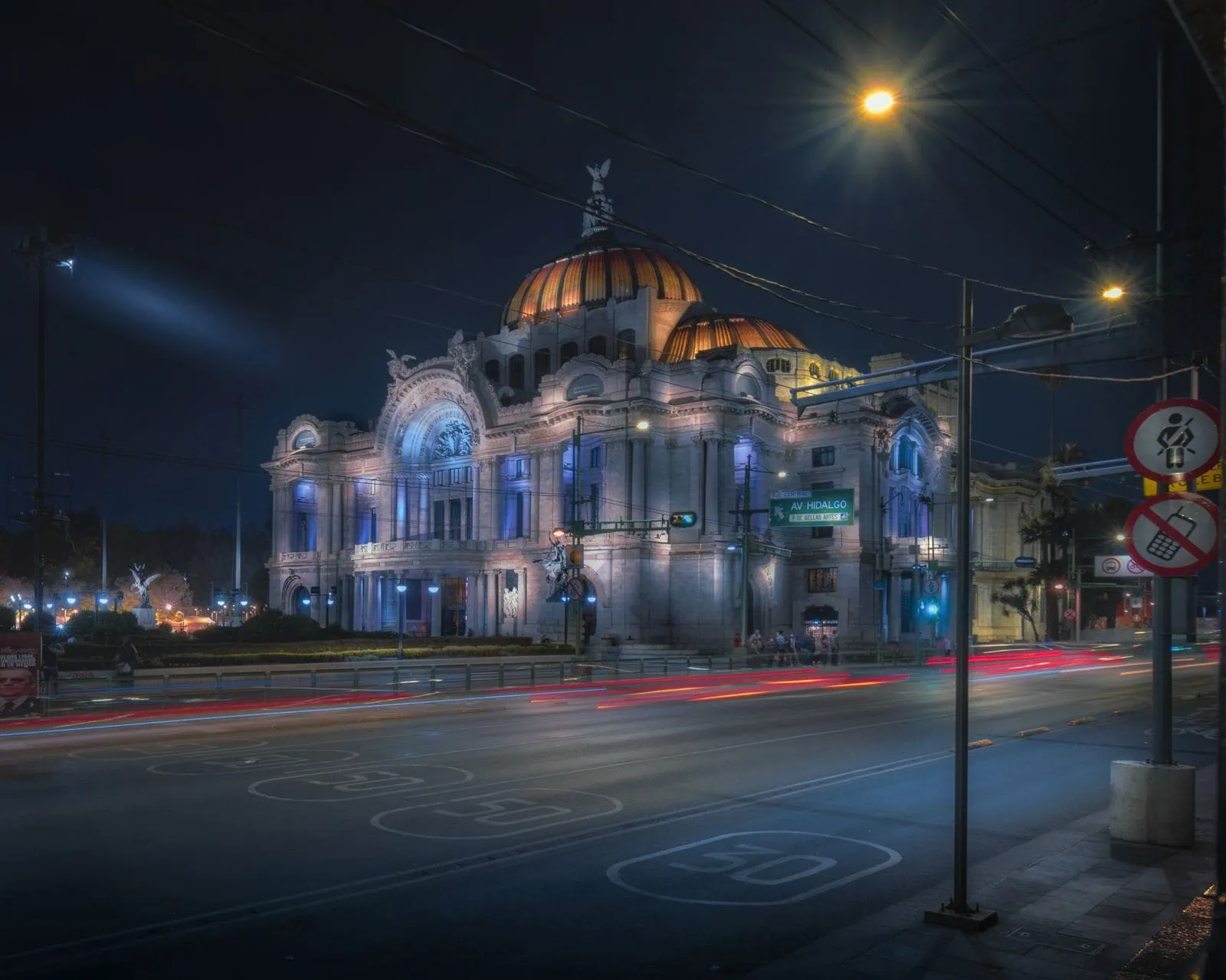 Frida Kahlo a Modrý dom: ako na lístky + umenie v Mexico City 4 Palacio de Bellas Artes v Mexico City