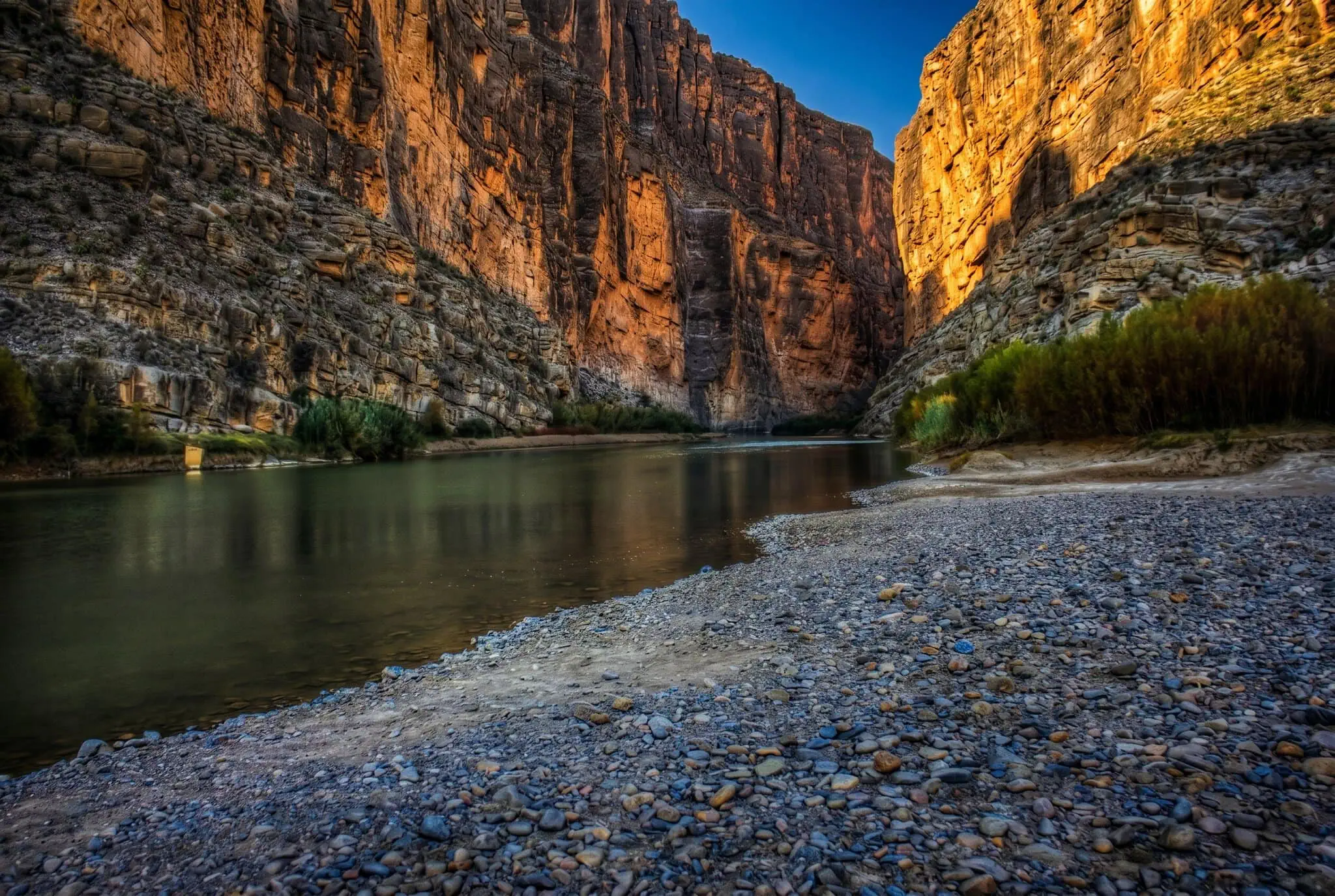 Entrada al cañón Santa Elena con el Río Grande