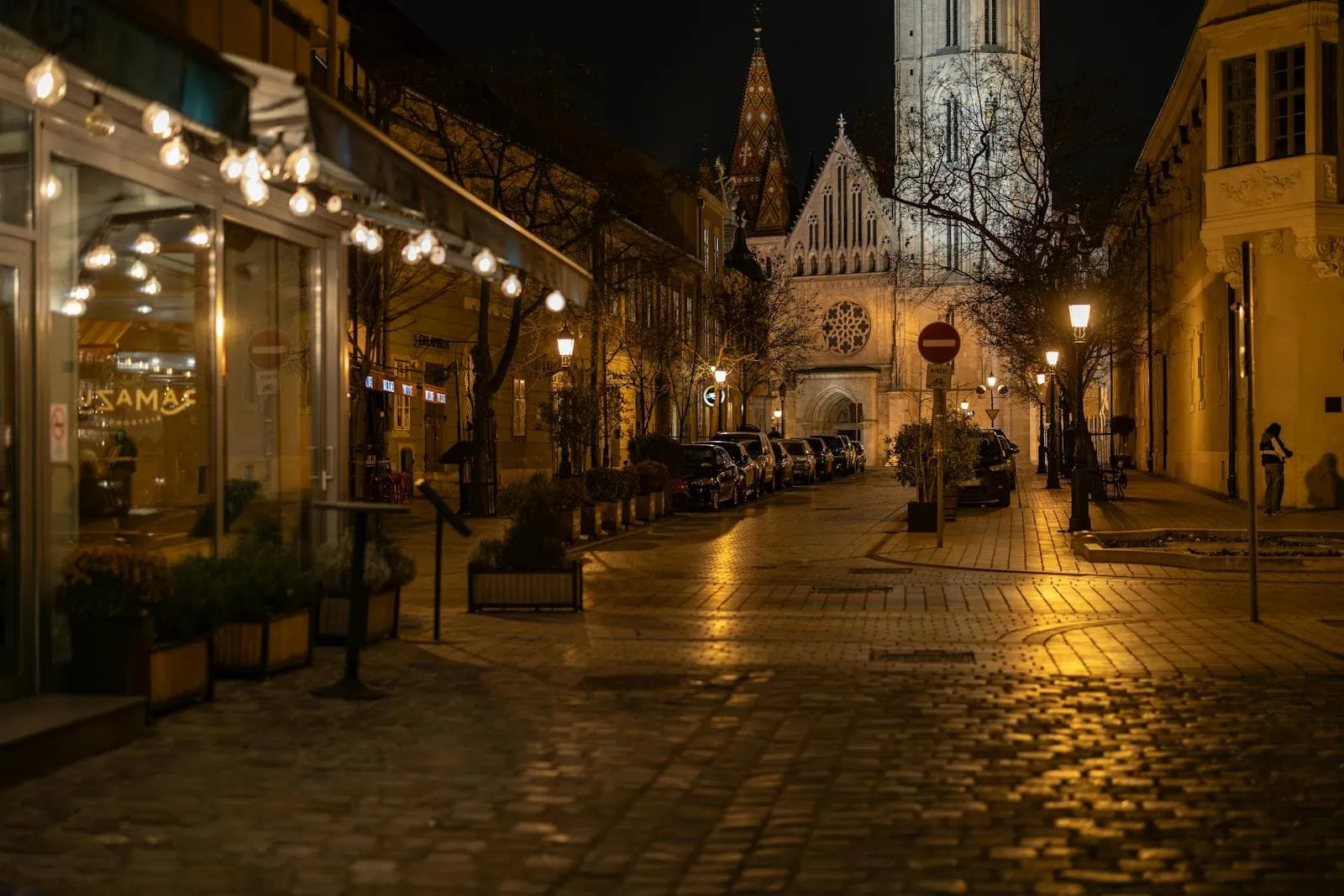 66 legjobb tipp, mit érdemes megnézni Budapesten (+ térkép a telefonra) 47 Buda éjszakai utcái
