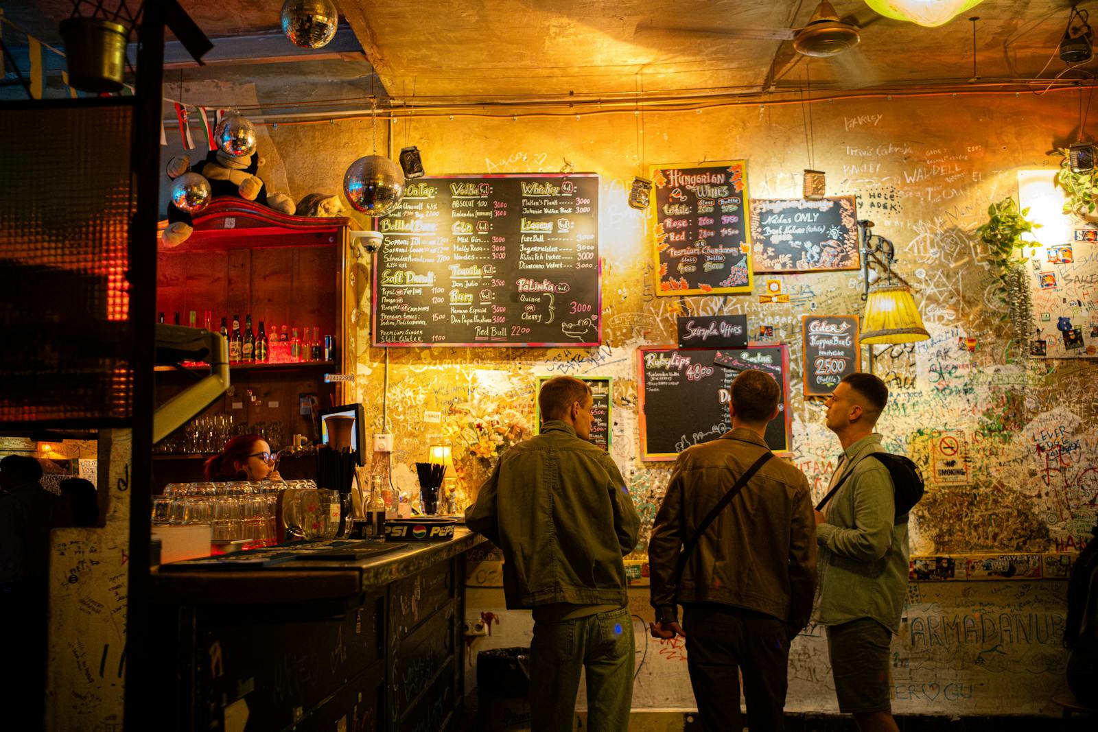 Ruin bars en Budapest: los 8 mejores + vida nocturna (2026) 6 Vida nocturna en Budapest
