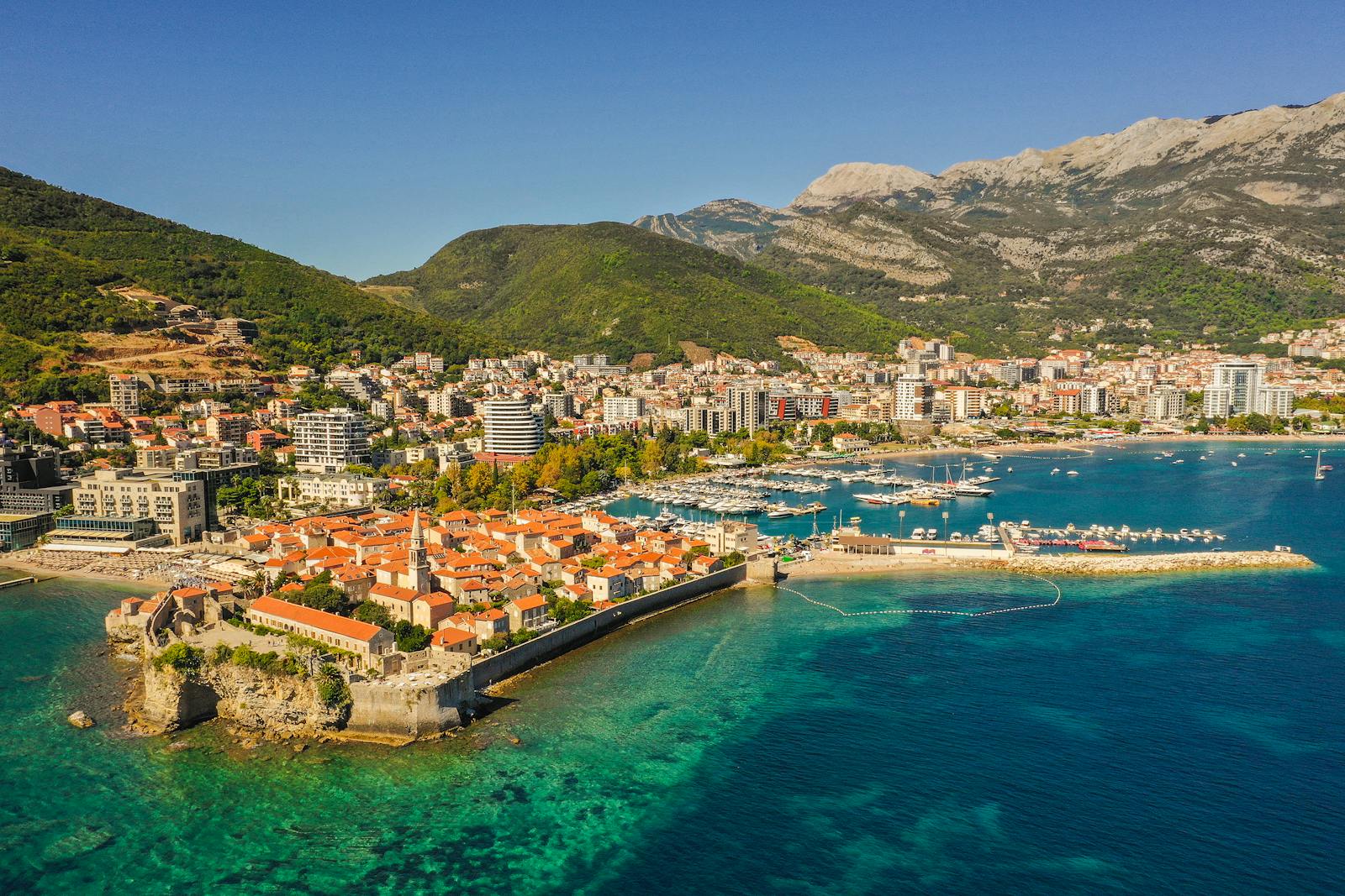 Budva, Montenegro: 14 consejos sobre playas, casco antiguo y alrededores en 2026 8 Murallas del casco antiguo y paseo marítimo