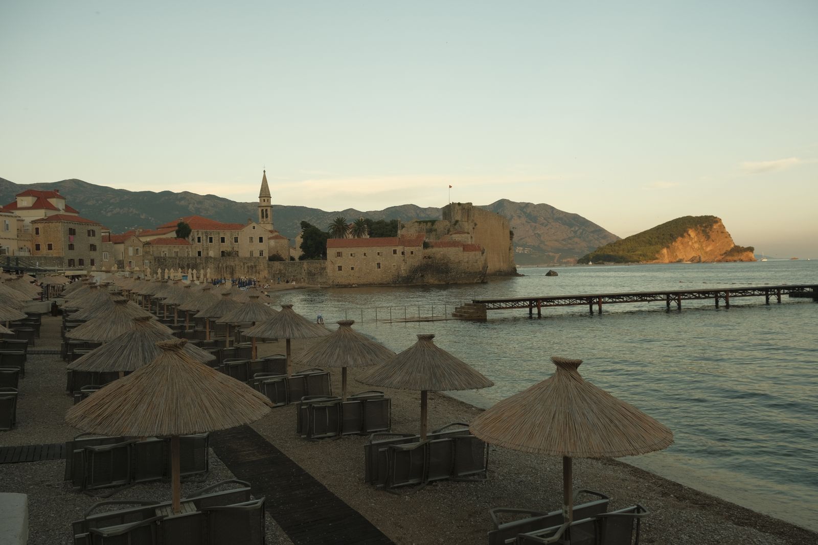 Budva, Montenegro: 14 consejos sobre playas, casco antiguo y alrededores en 2026 10 Slovenska plaža: el corazón vibrante del balneario
