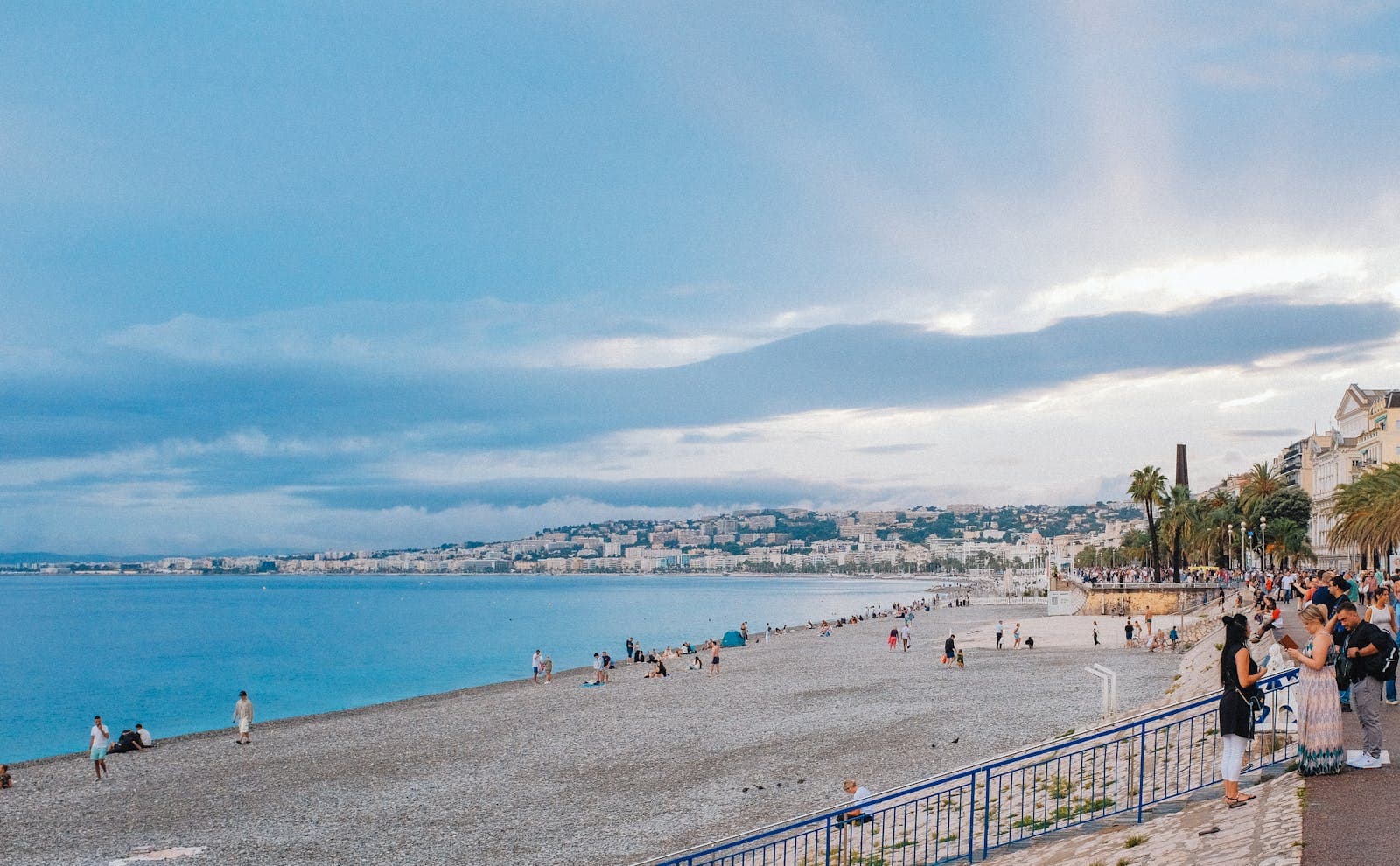 Riviera Franceză: 14 sfaturi pentru Coasta de Azur în 2026 5 Promenade des Anglais și plajele din Nisa