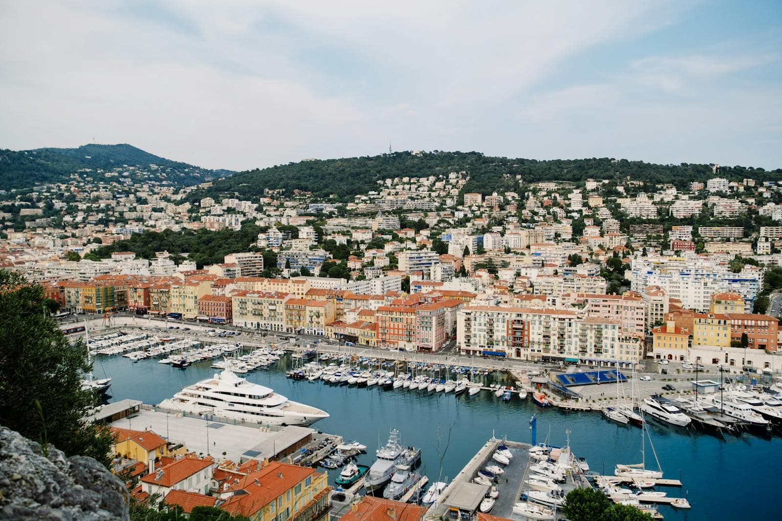 Riviera Franceză: 14 sfaturi pentru Coasta de Azur în 2026 7 Urcă pe Colline du Château pentru cea mai frumoasă priveliște