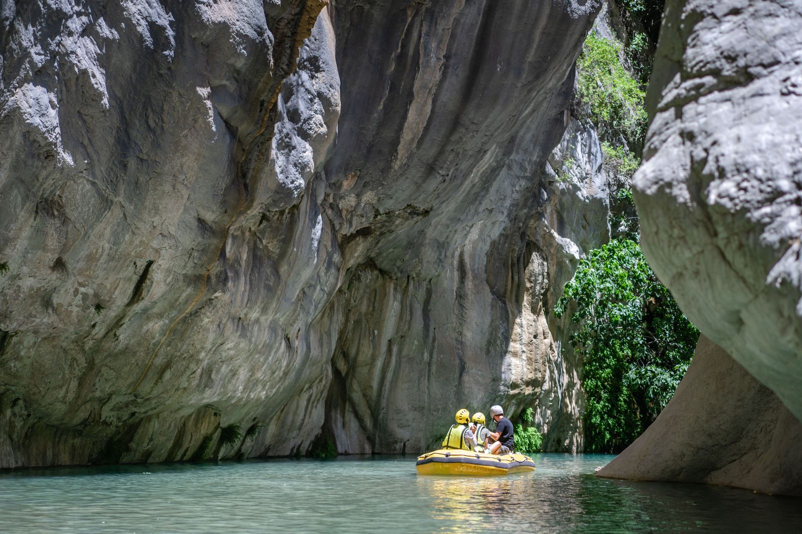 Canionul Verdon, Franța: 12 sfaturi + cum să-l vizitezi în 2026 14 Adrenalină pe apă: Canyoning și rafting