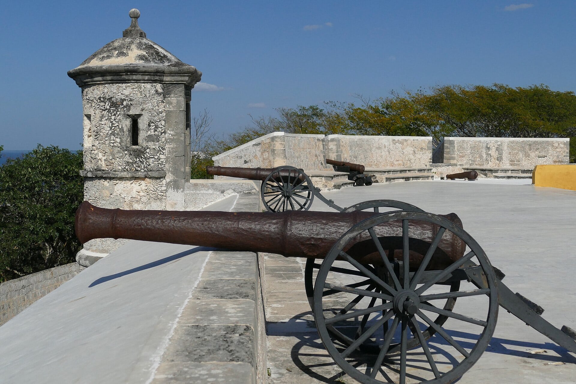 11 lucruri de făcut în San Francisco de Campeche, Mexic 7 Fortăreața Fuerte de San Miguel cu tunuri în Campeche